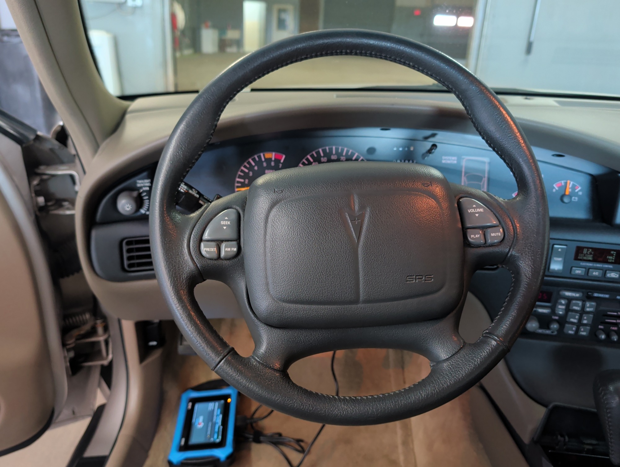 1997 pontiac bonneville se with 97947 miles for sale near elk-river, minnesota 106415_33_dash_from_driver.jpg
