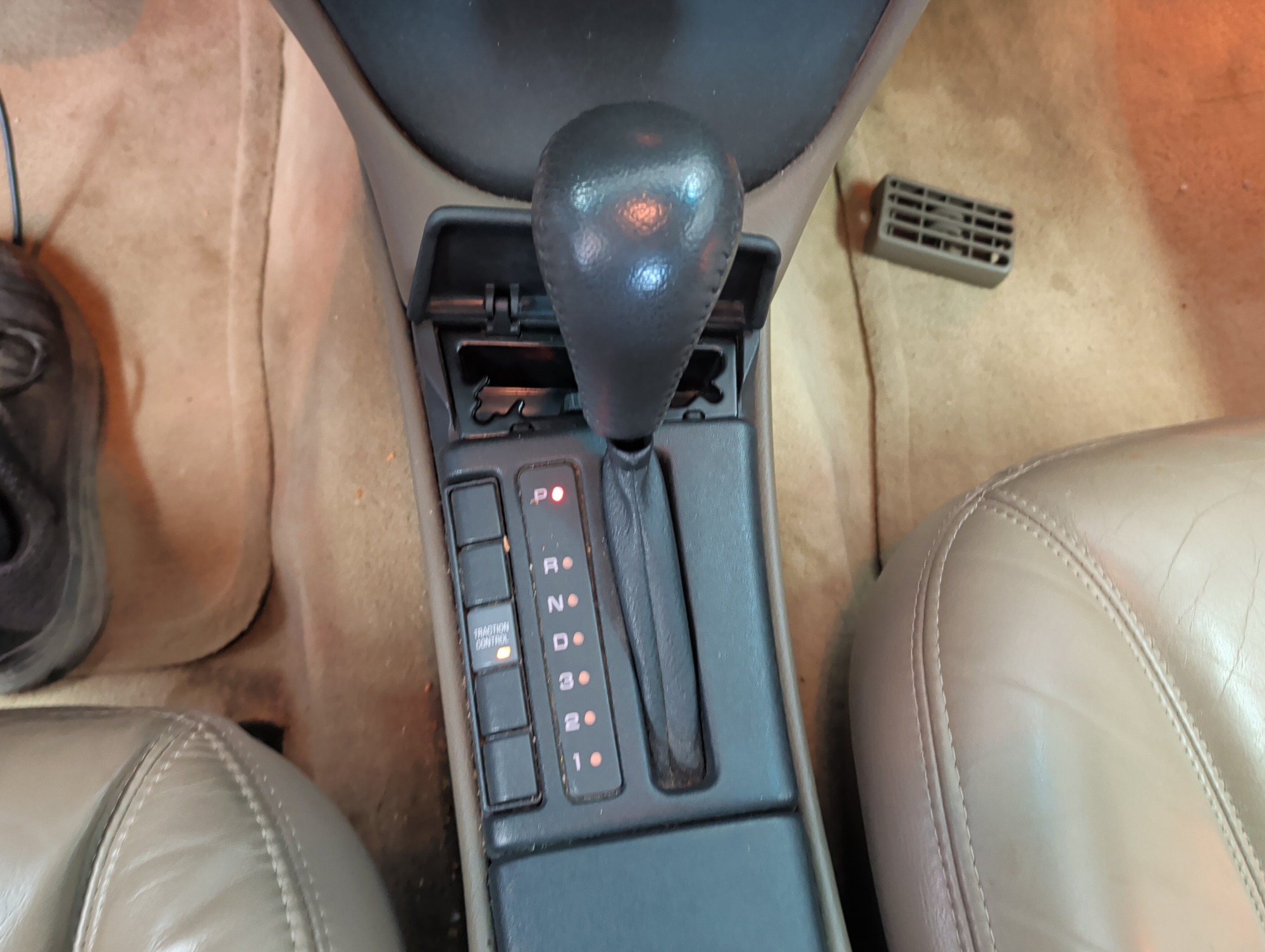 1997 pontiac bonneville se with 97947 miles for sale near elk-river, minnesota 106415_41_shifter.jpg