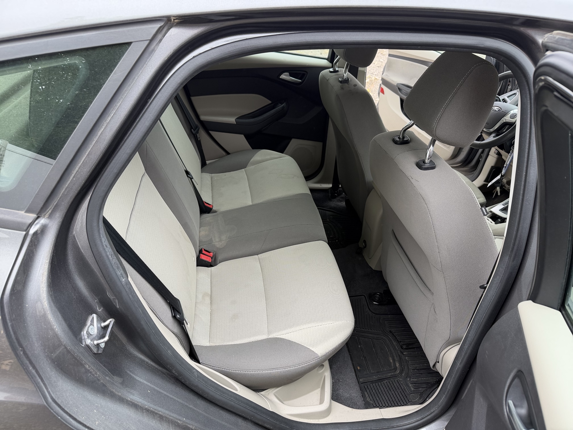 2012 ford focus se with 200341 miles for sale near elk-river, minnesota 106416_28_pass_rear_seat.jpg