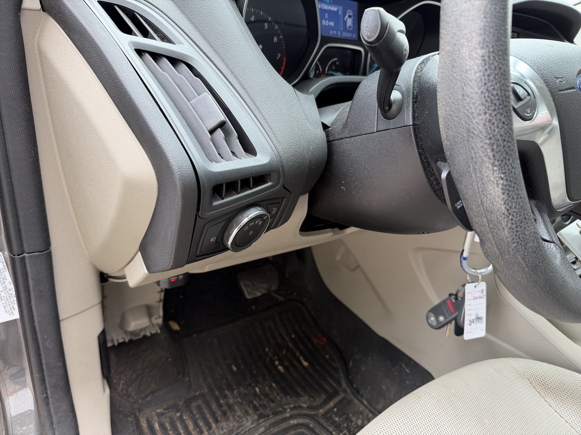2012 ford focus se with 200341 miles for sale near elk-river, minnesota 106416_37_left_of_steering_wheel.jpg