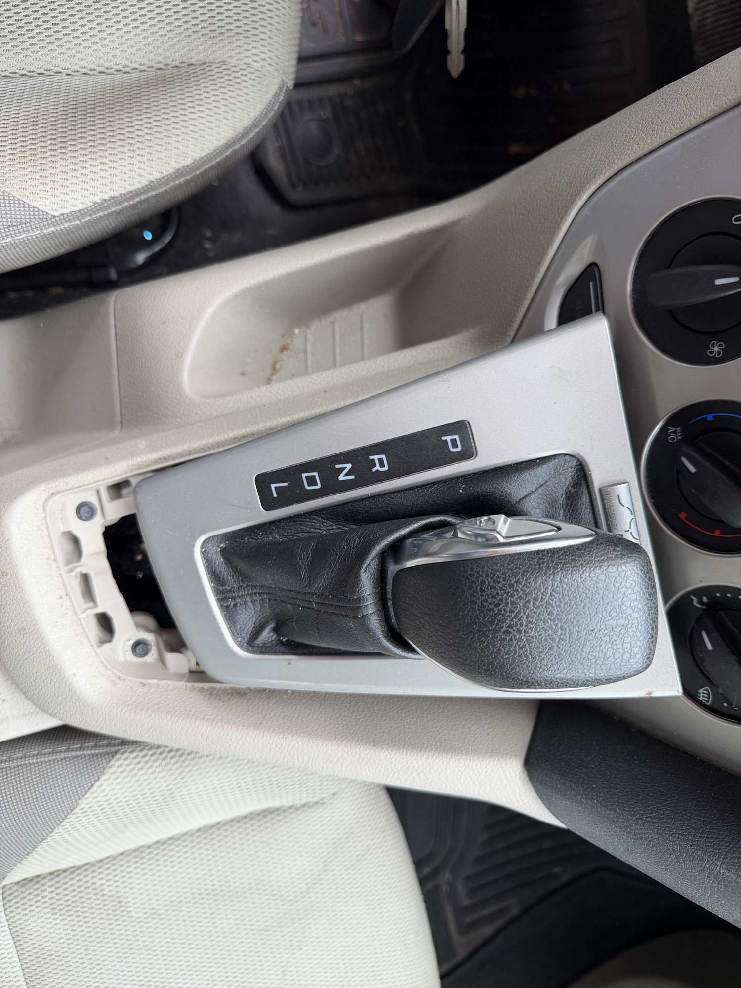 2012 ford focus se with 200341 miles for sale near elk-river, minnesota 106416_41_shifter.jpg
