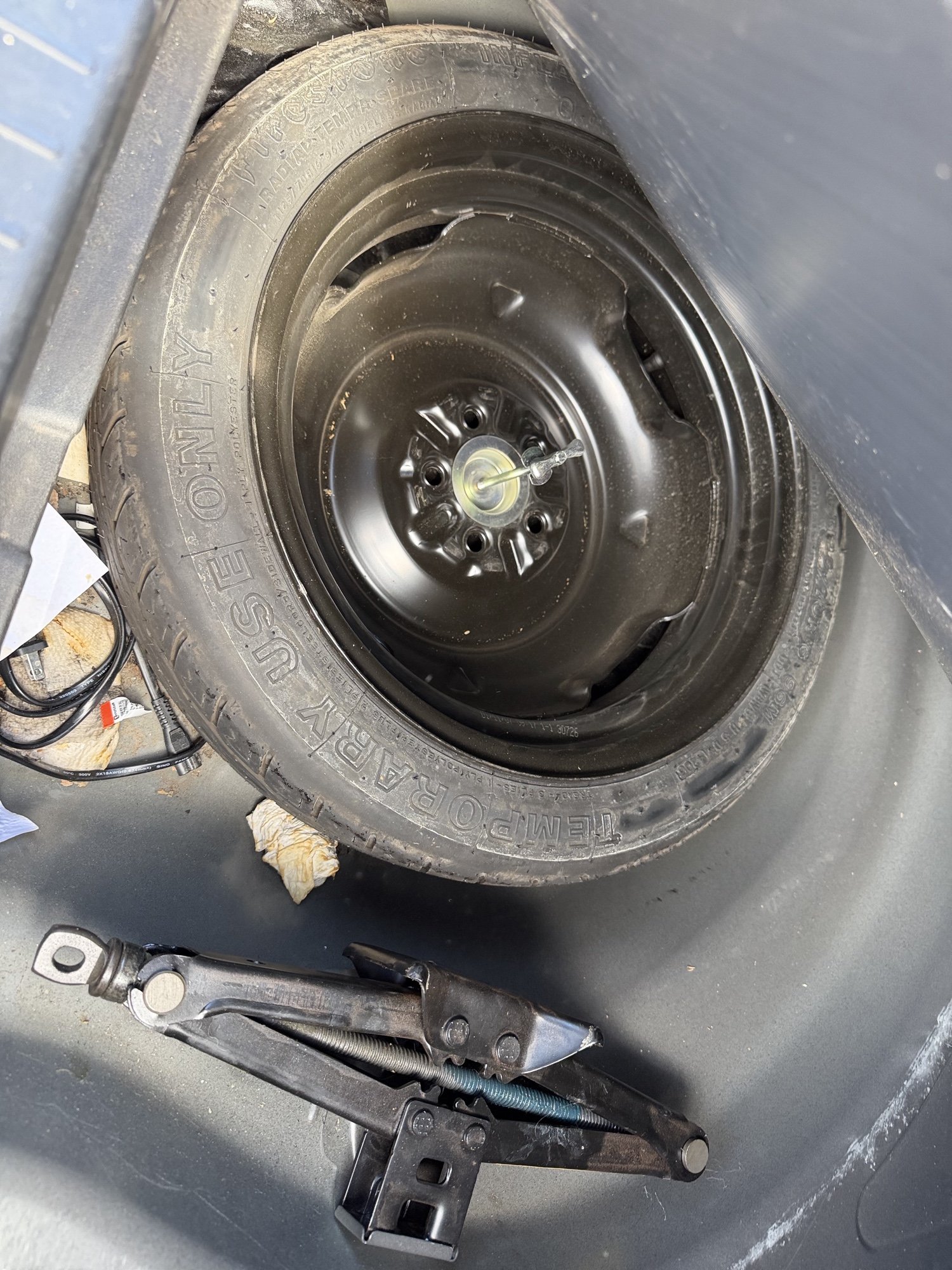 2007 toyota corolla ce with 165644 miles for sale near elk-river, minnesota 106417_27_spare_tire.jpg