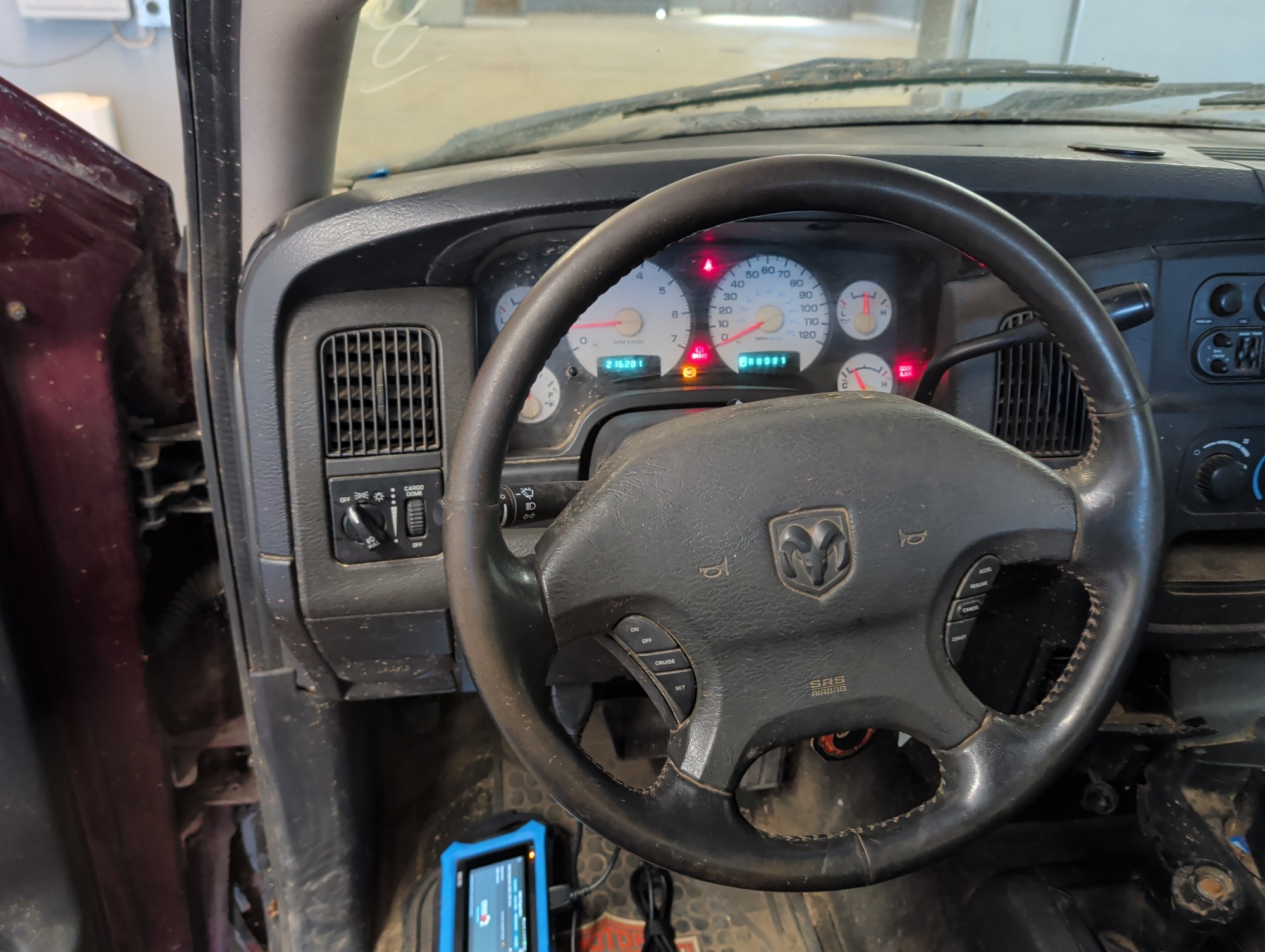 2002 dodge ram-1500 st-quad-cab-short-bed-4wd with 216281 miles for sale near elk-river, minnesota 106418_36_steering_wheel.jpg