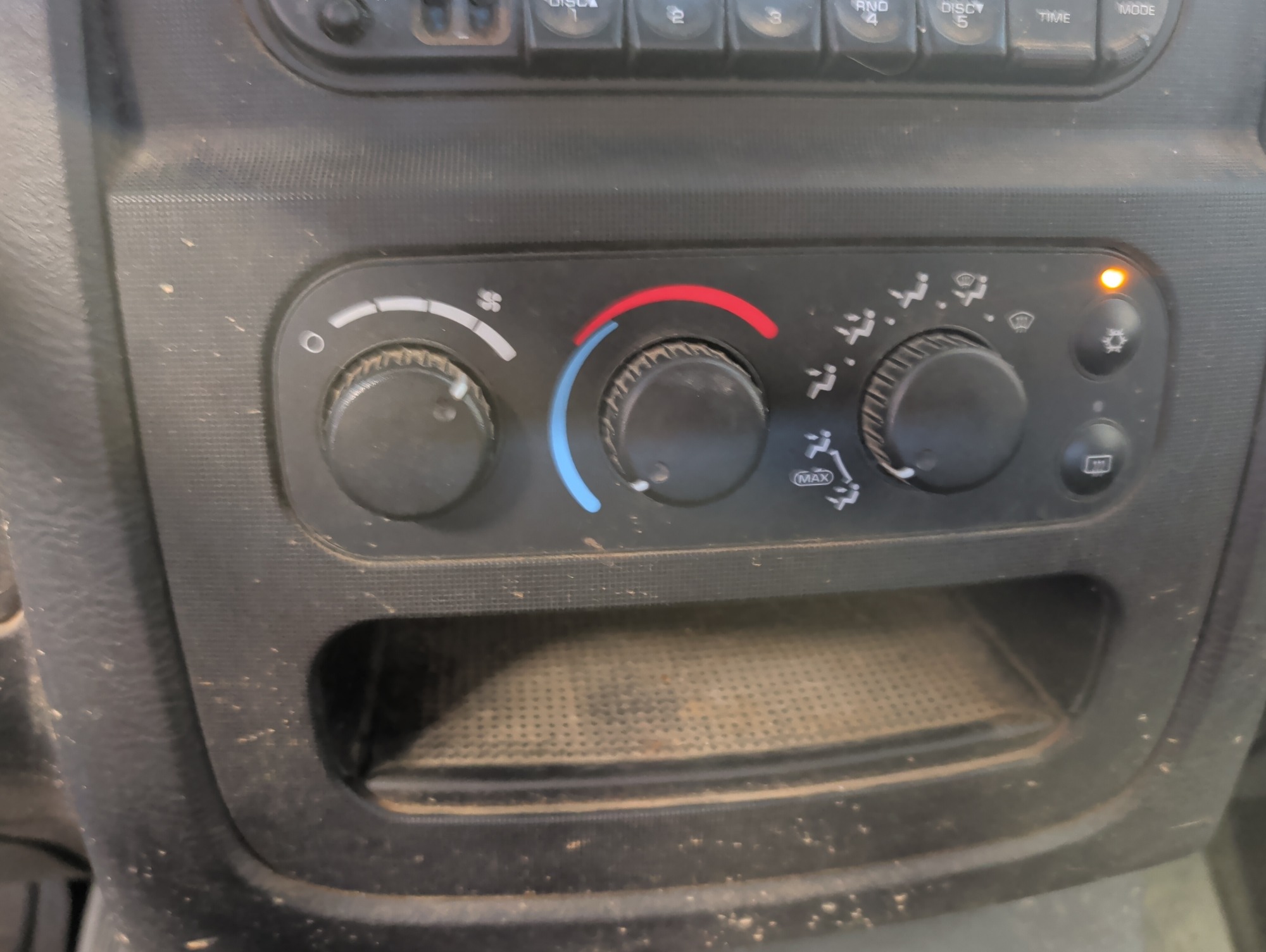 2002 dodge ram-1500 st-quad-cab-short-bed-4wd with 216281 miles for sale near elk-river, minnesota 106418_40_climate_control.jpg