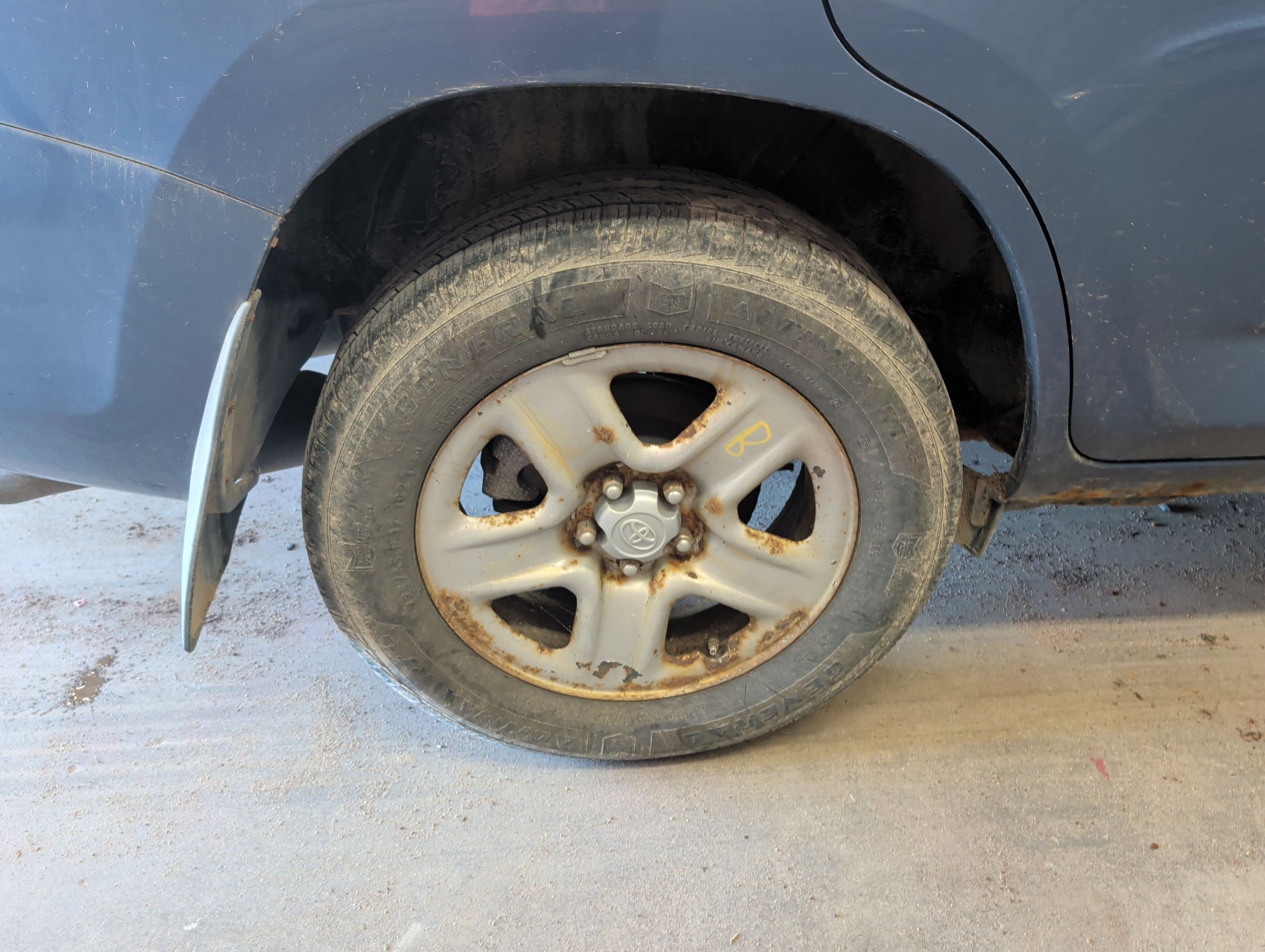 2007 toyota rav4 base-i4-4wd with 228184 miles for sale near elk-river, minnesota 106419_14_rear_pass_wheel.jpg