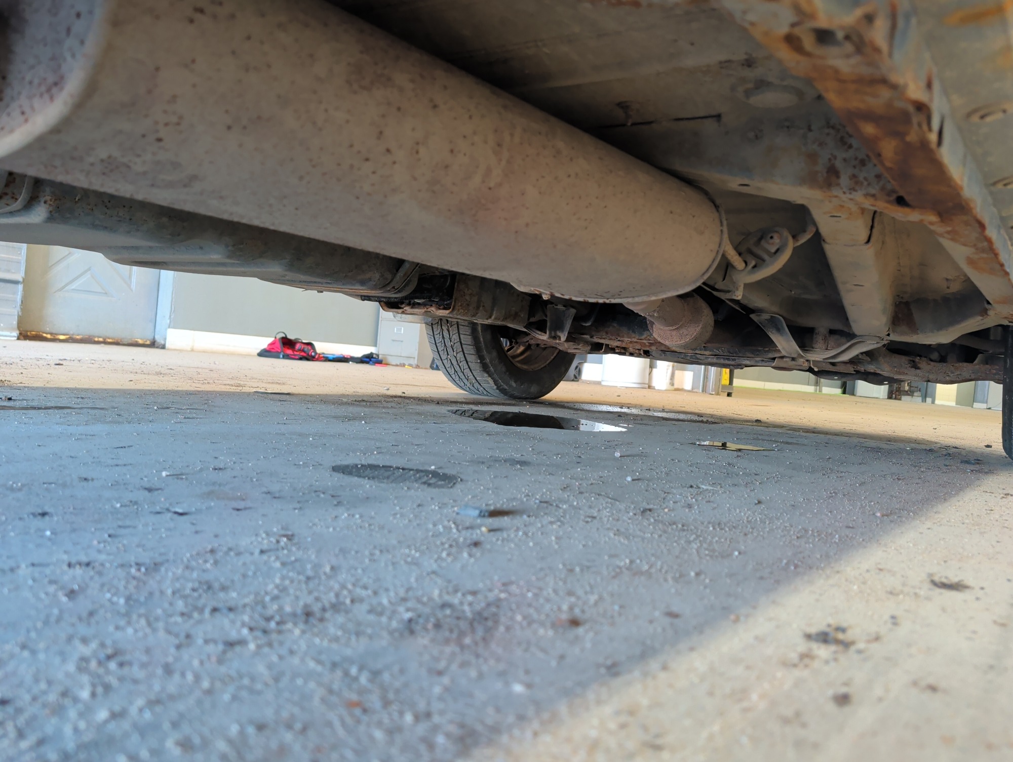 2007 toyota rav4 base-i4-4wd with 228184 miles for sale near elk-river, minnesota 106419_20_undercar_rear_pass.jpg