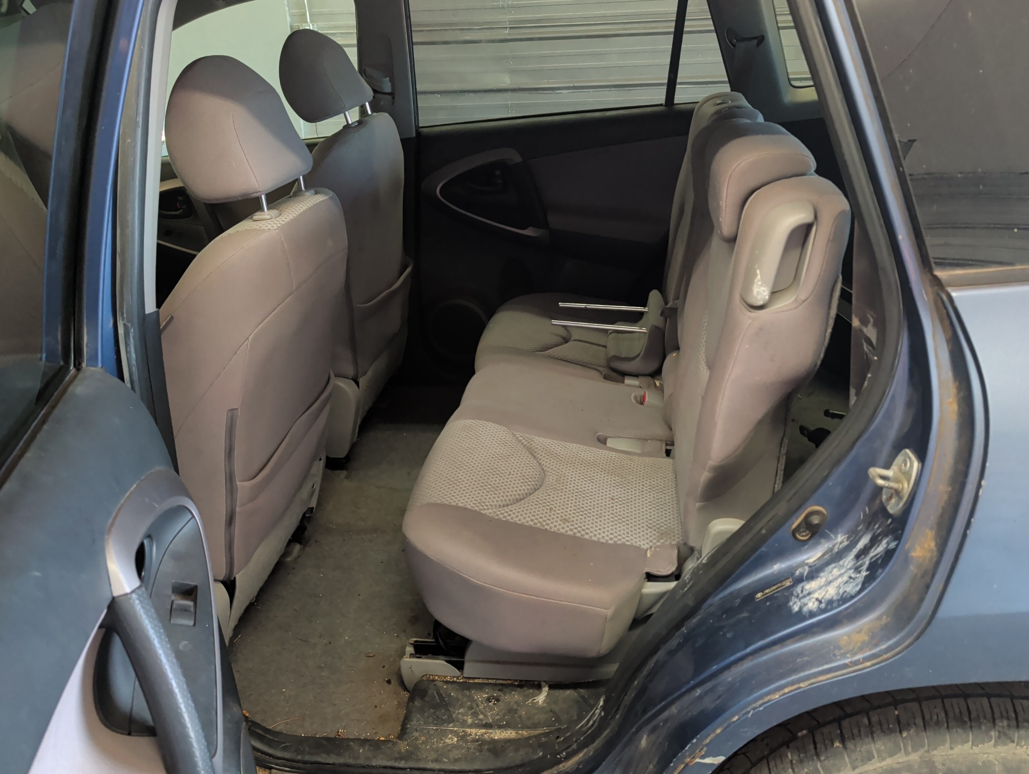 2007 toyota rav4 base-i4-4wd with 228184 miles for sale near elk-river, minnesota 106419_24_drv_rear_seat.jpg