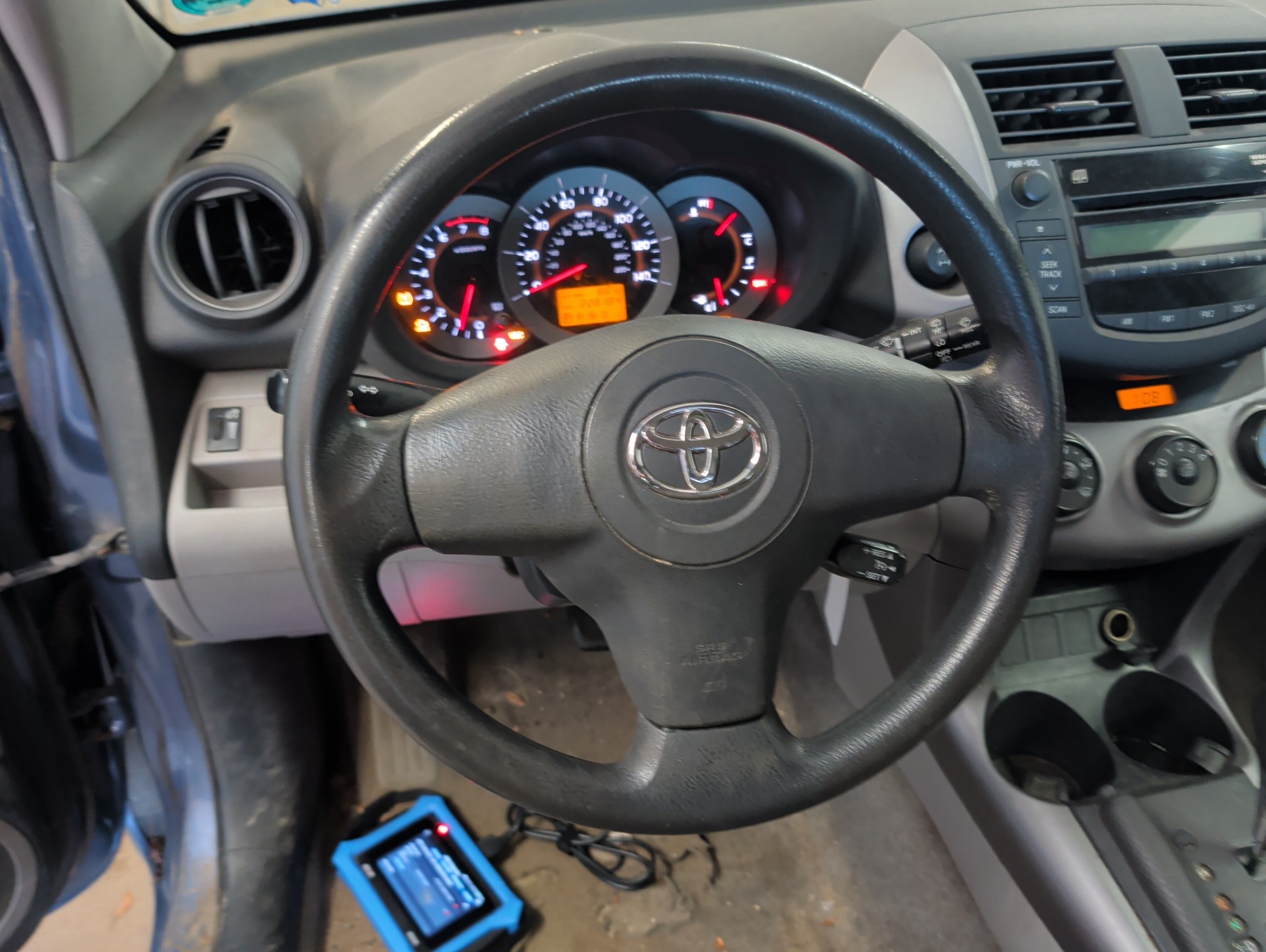 2007 toyota rav4 base-i4-4wd with 228184 miles for sale near elk-river, minnesota 106419_36_steering_wheel.jpg