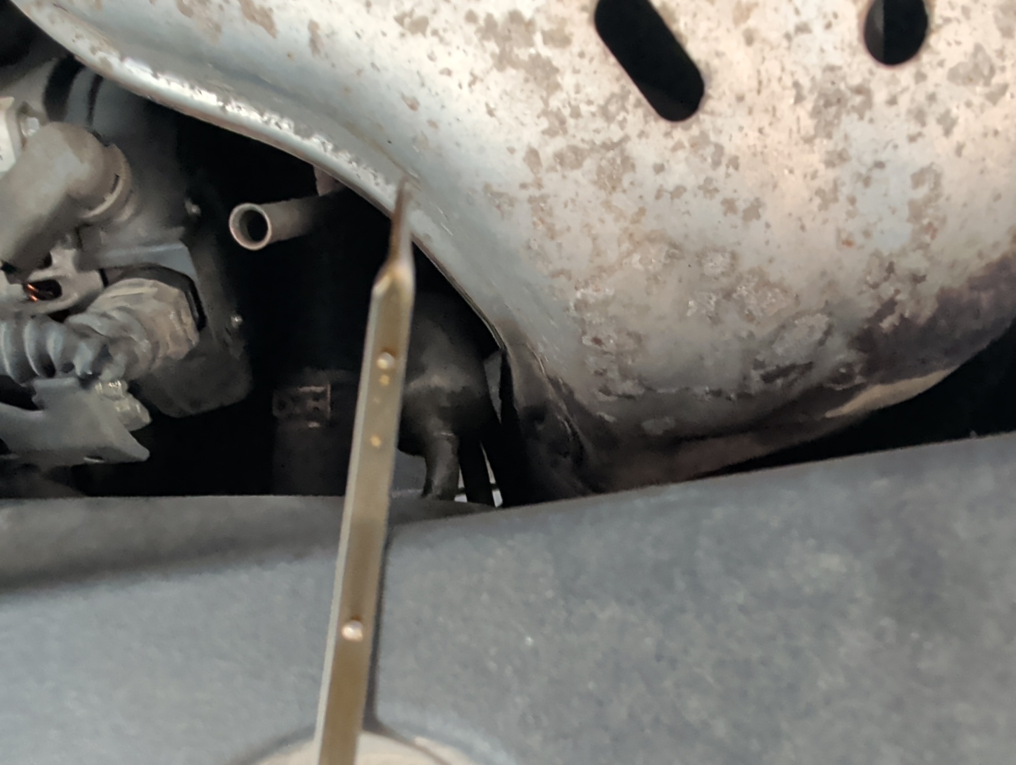 2007 toyota rav4 base-i4-4wd with 228184 miles for sale near elk-river, minnesota 106419_50_oil_dipstick.jpg