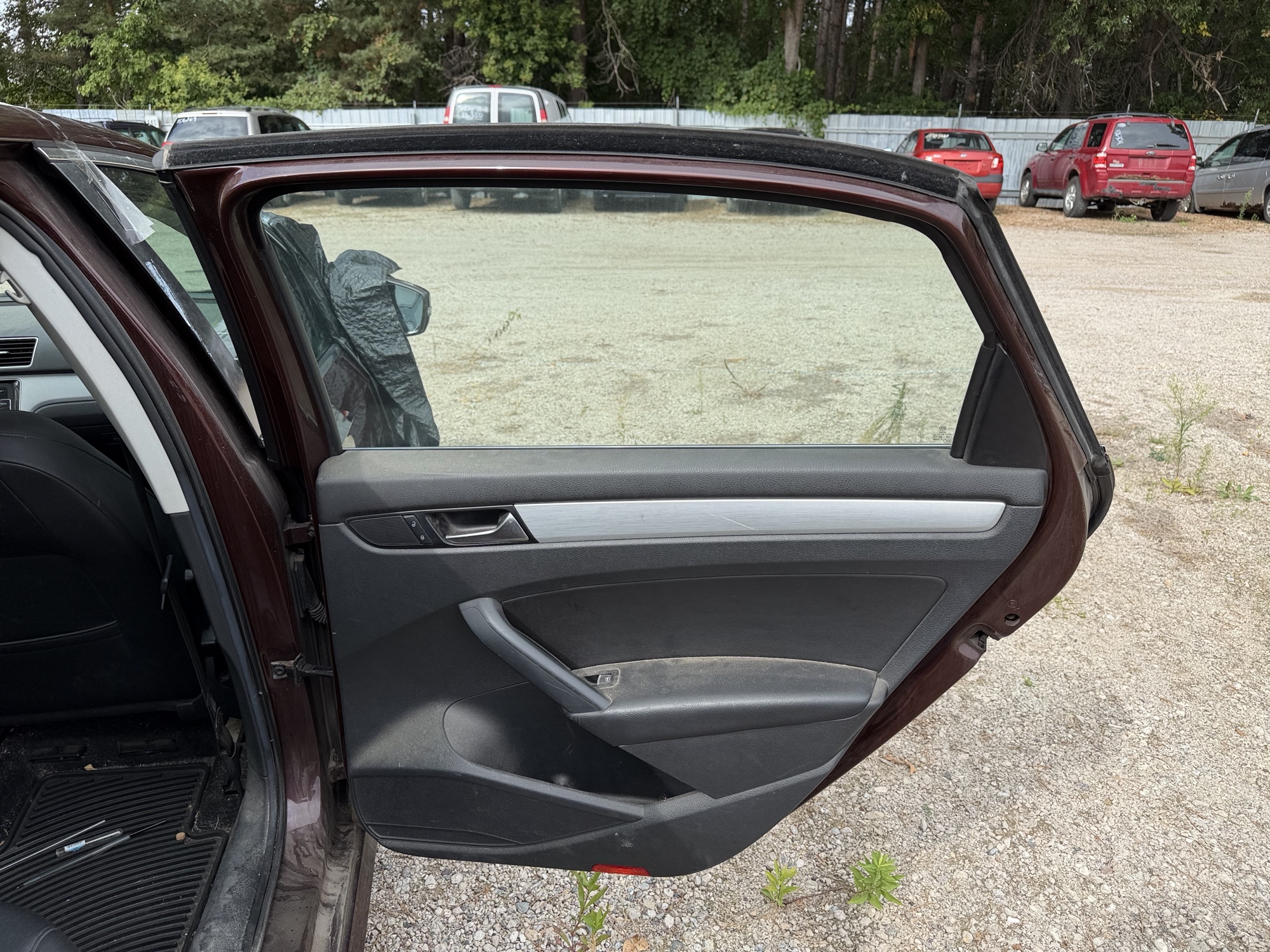 2012 volkswagen passat with 133891 miles for sale near elk-river, minnesota 106420_29_third_row_seat.jpg