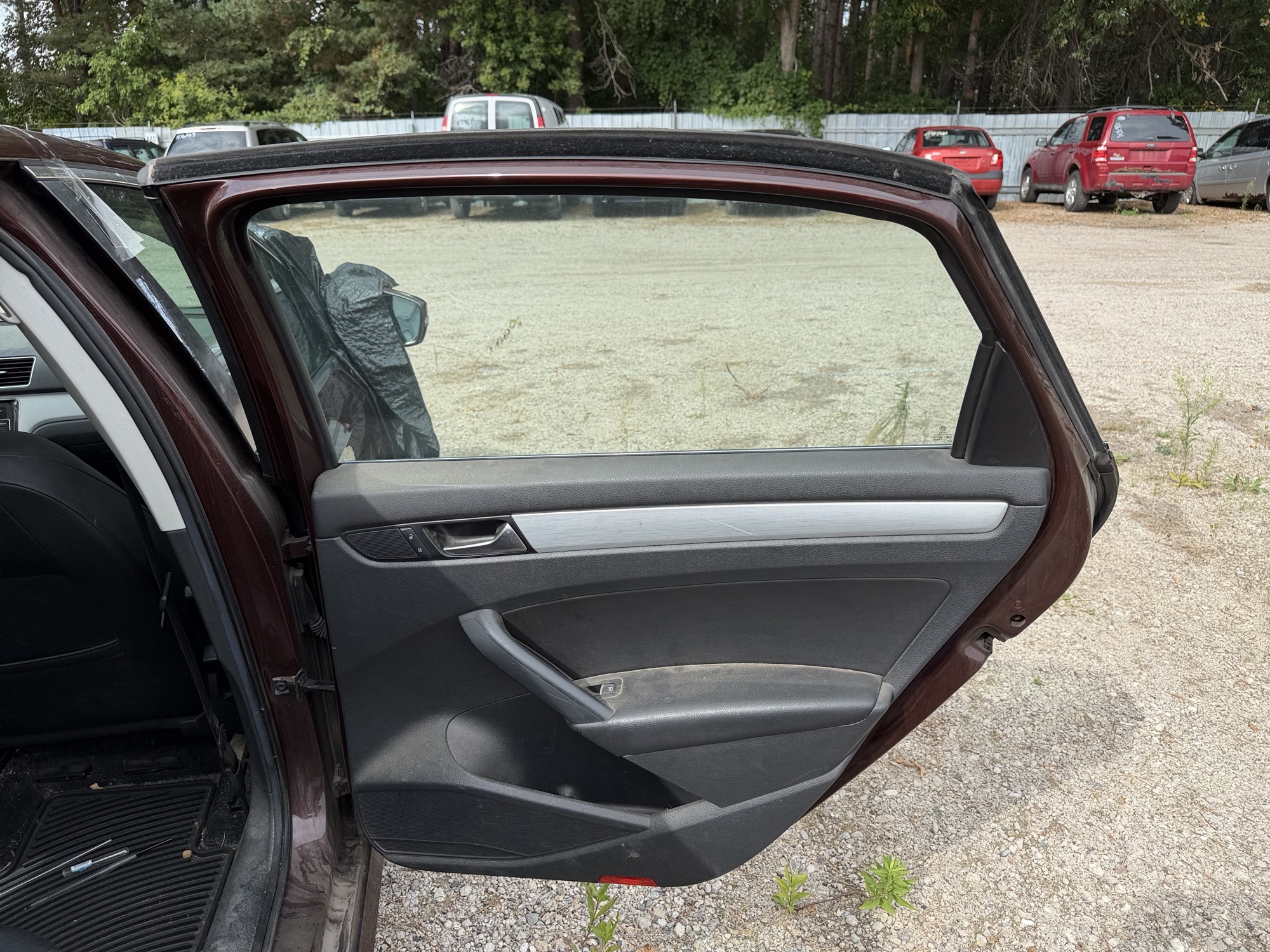 2012 volkswagen passat with 133891 miles for sale near elk-river, minnesota 106420_30_pass_rear_door_panel.jpg