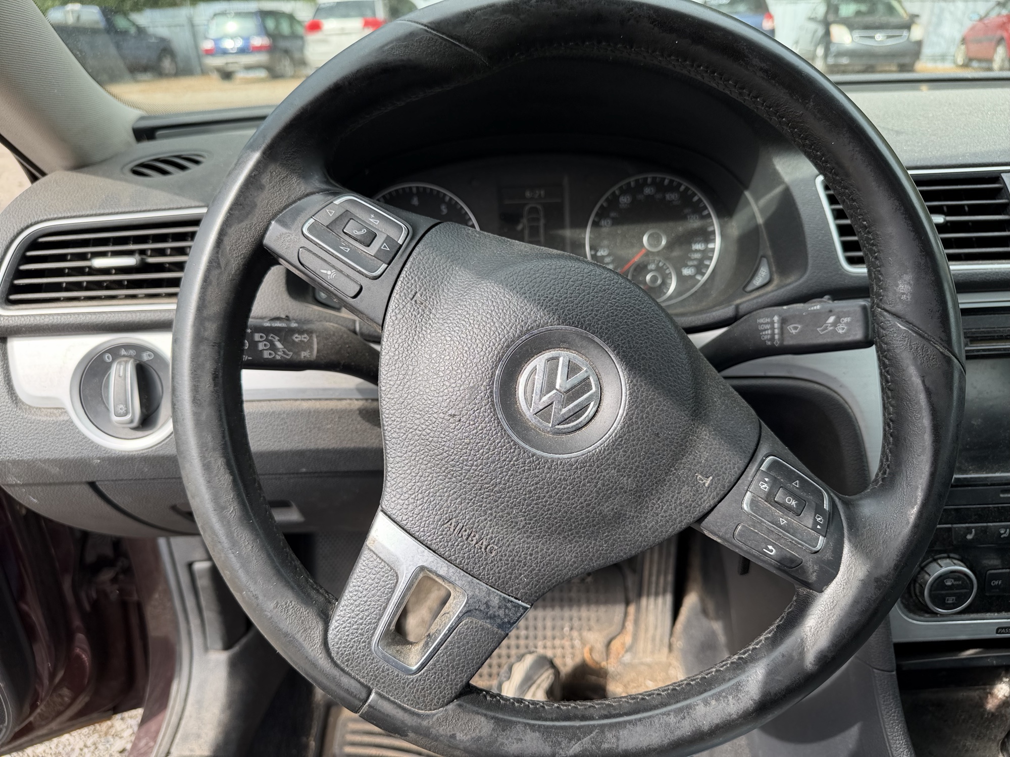 2012 volkswagen passat with 133891 miles for sale near elk-river, minnesota 106420_36_steering_wheel.jpg