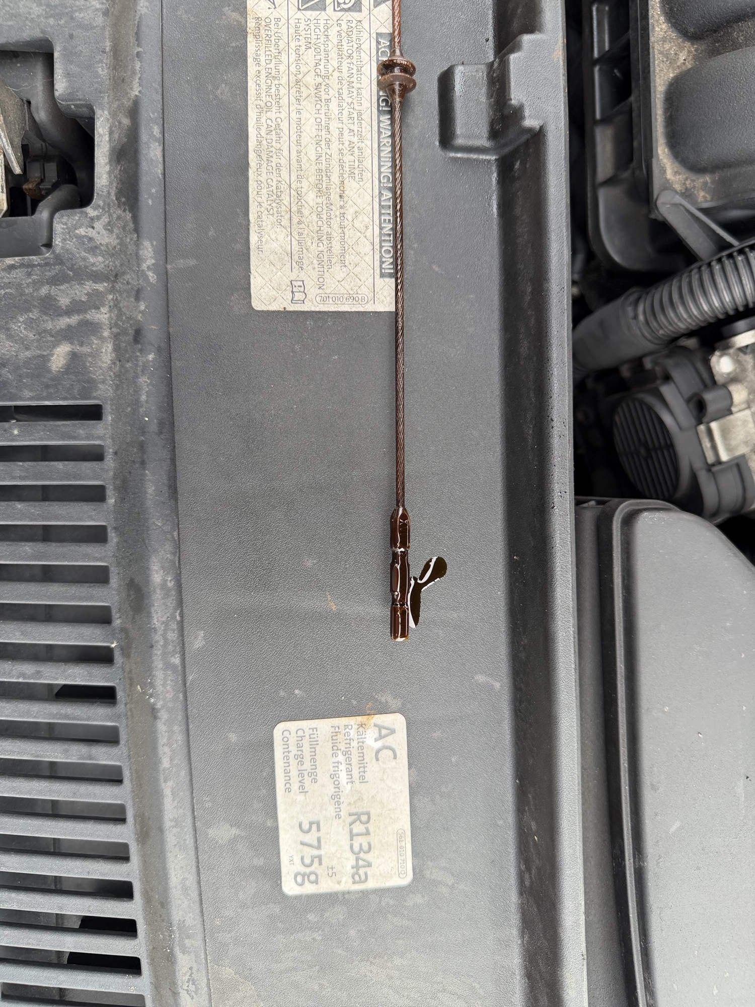 2012 volkswagen passat with 133891 miles for sale near elk-river, minnesota 106420_50_oil_dipstick.jpg