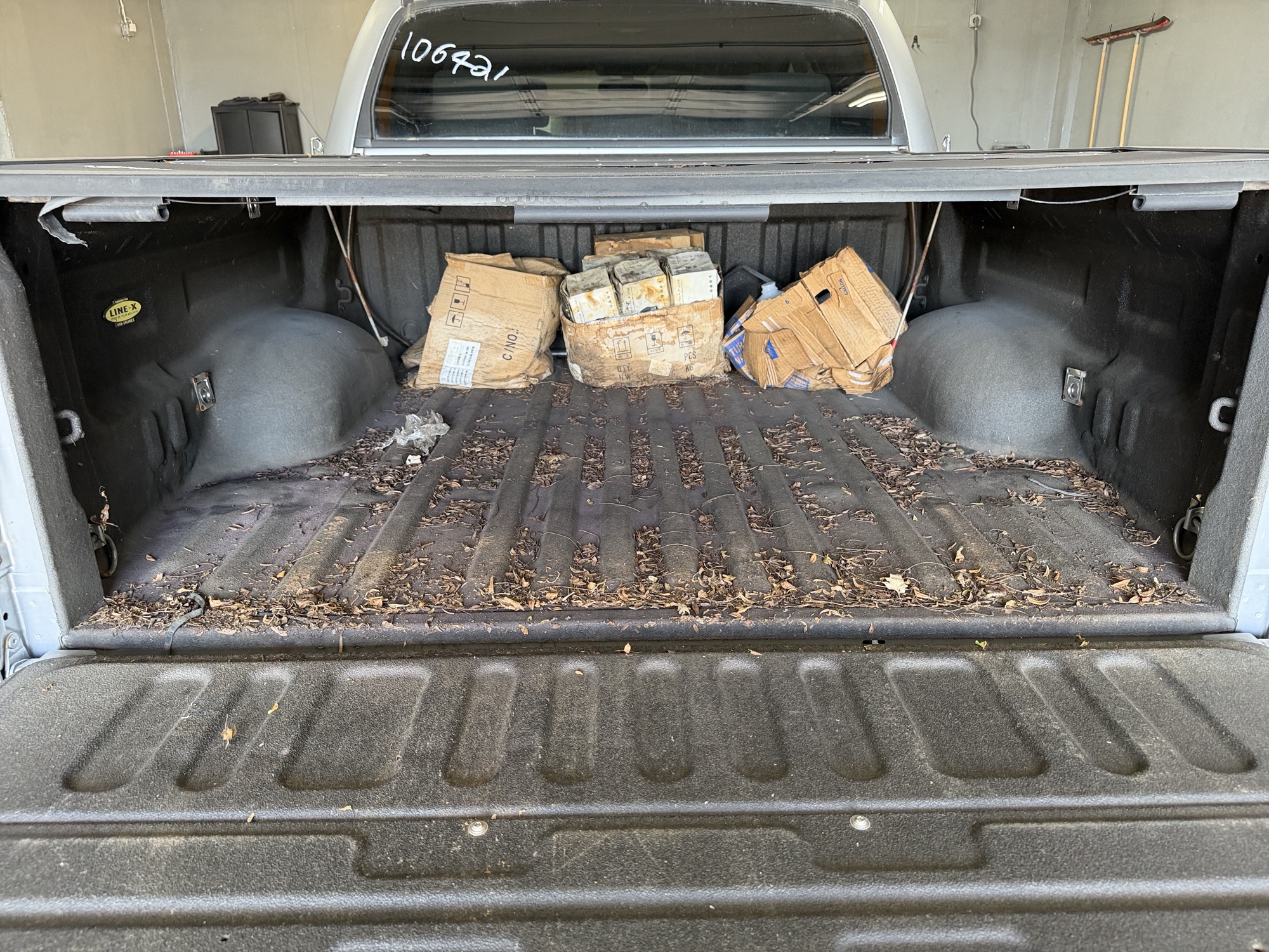 2007 toyota tundra with 155237 miles for sale near elk-river, minnesota 106421_26_trunk.jpg