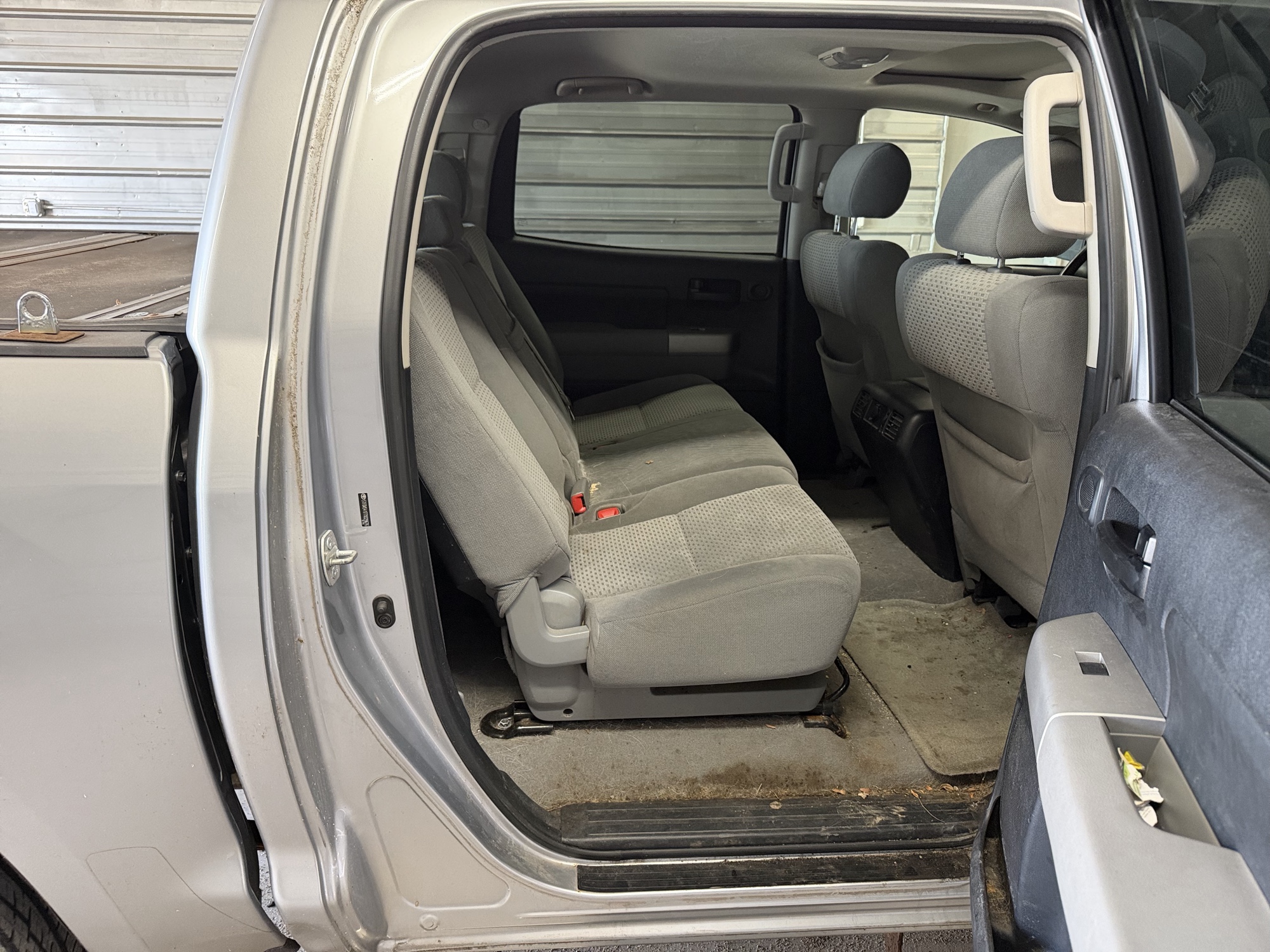 2007 toyota tundra with 155237 miles for sale near elk-river, minnesota 106421_28_pass_rear_seat.jpg