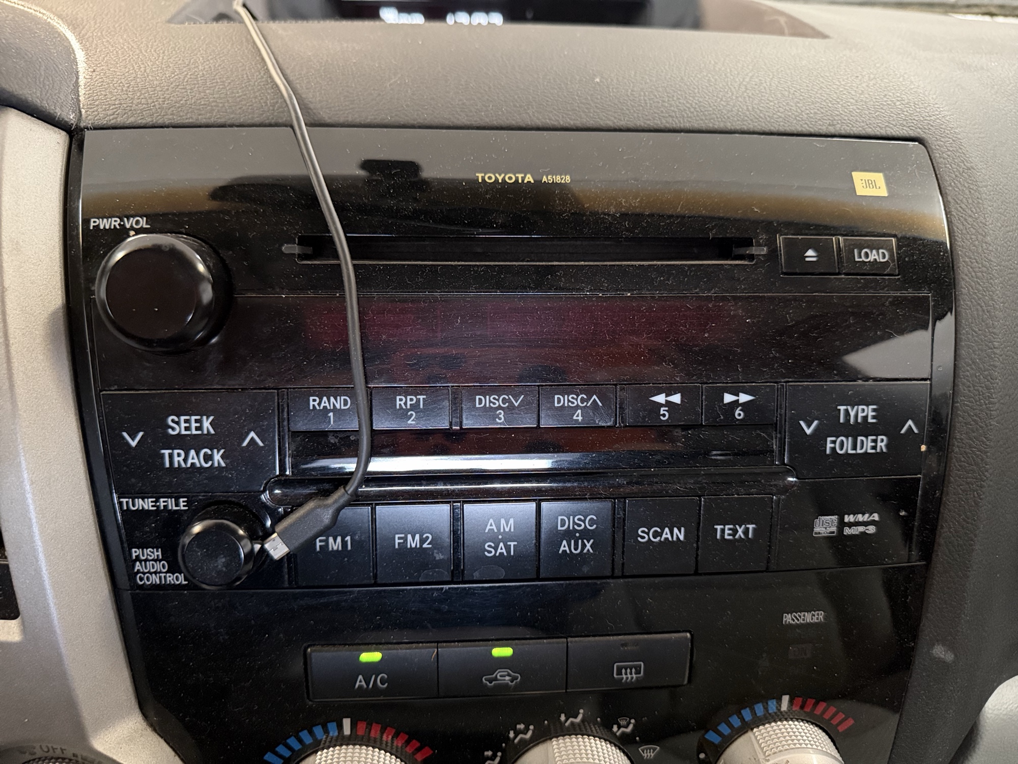 2007 toyota tundra with 155237 miles for sale near elk-river, minnesota 106421_39_radio_closeup.jpg
