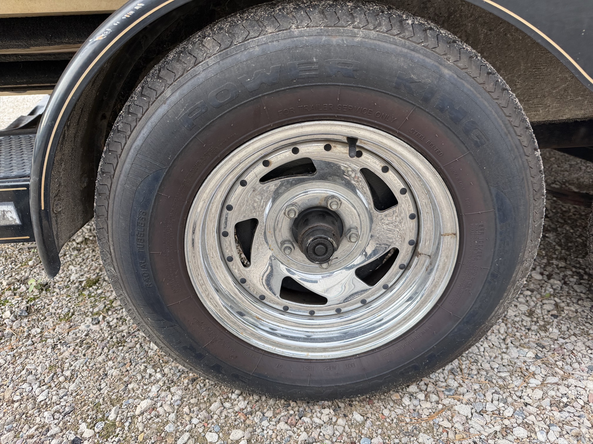 2000 sea-ray boat for sale near elk-river, minnesota 106422_13_rear_drv_wheel.jpg