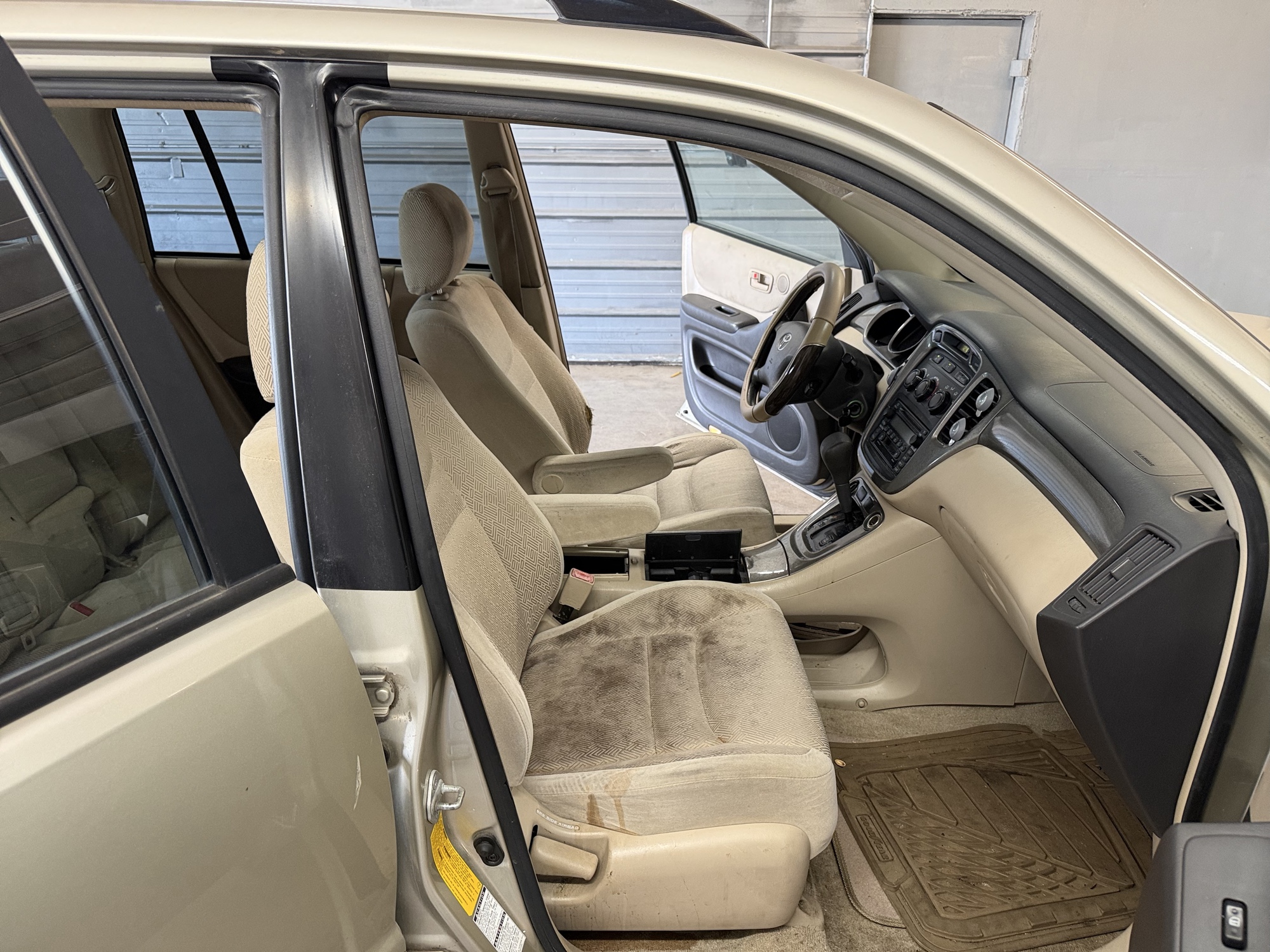 2002 toyota highlander with 215929 miles for sale near elk-river, minnesota 106423_31_passenger_seat.jpg