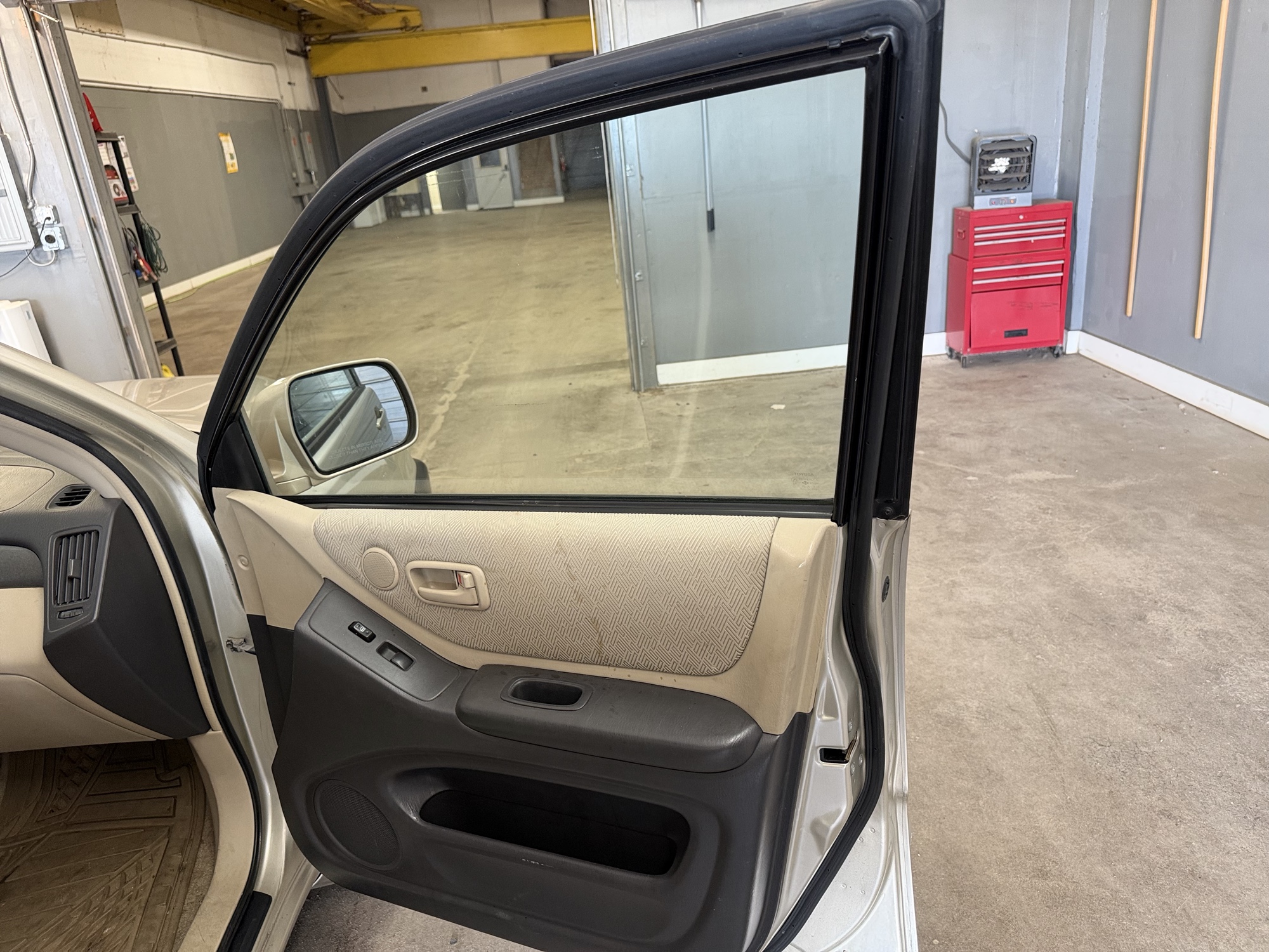 2002 toyota highlander with 215929 miles for sale near elk-river, minnesota 106423_32_passenger_door_panel.jpg