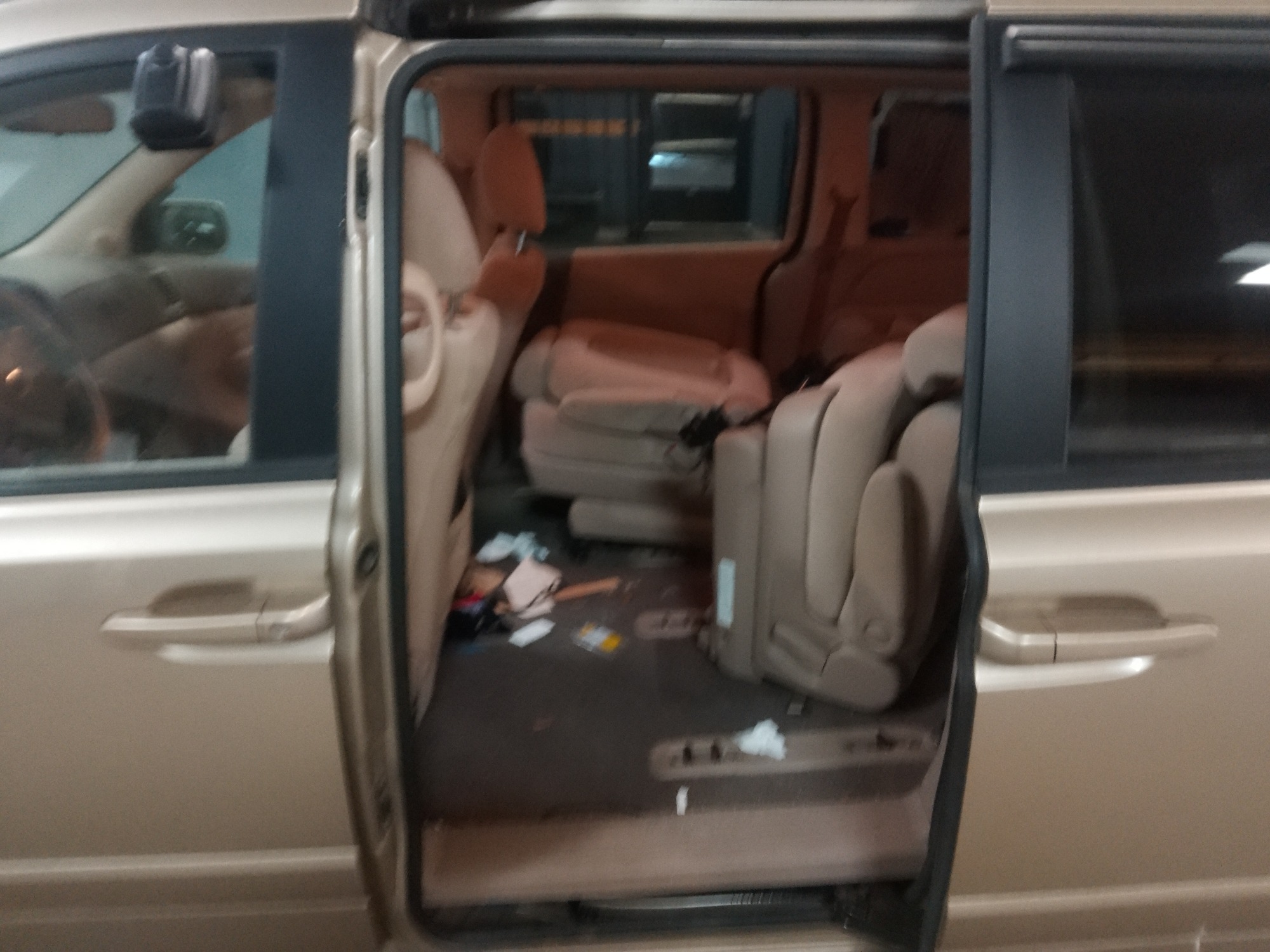 2008 kia sedona ex-lwb with 203148 miles for sale near elk-river, minnesota 106425_24_drv_rear_seat.jpg