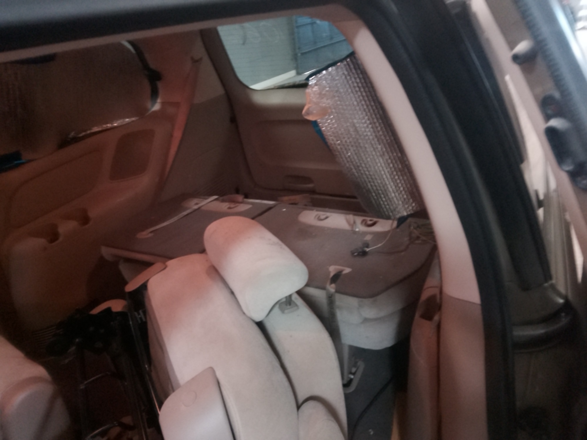 2008 kia sedona ex-lwb with 203148 miles for sale near elk-river, minnesota 106425_25_drv_rear_door_panel.jpg