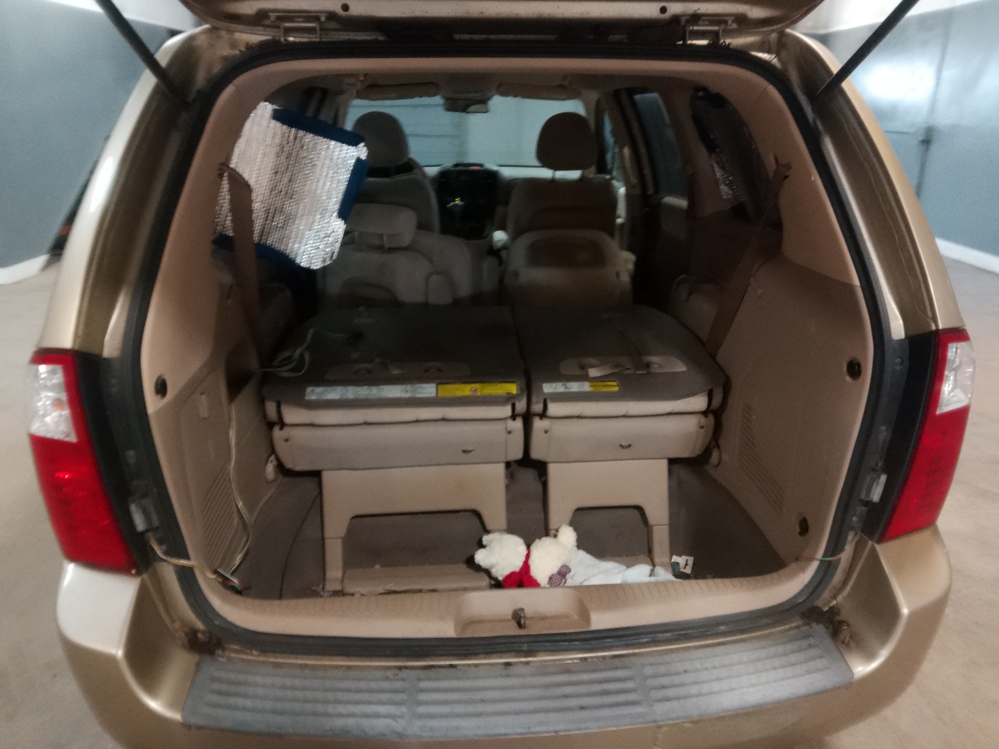 2008 kia sedona ex-lwb with 203148 miles for sale near elk-river, minnesota 106425_26_trunk.jpg