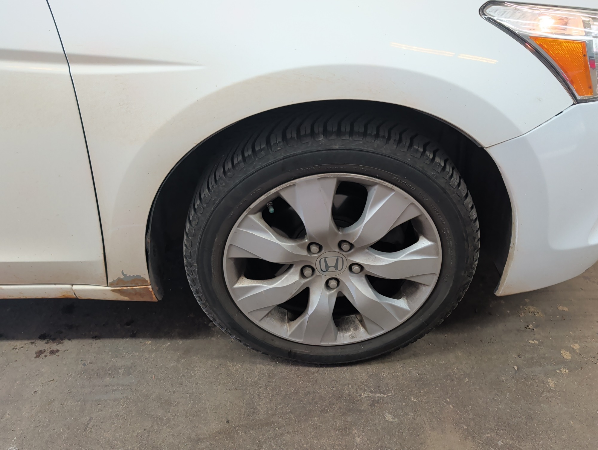 2010 honda accord ex-l-sedan-at with 248021 miles for sale near elk-river, minnesota 106426_15_front_pass_wheel.jpg