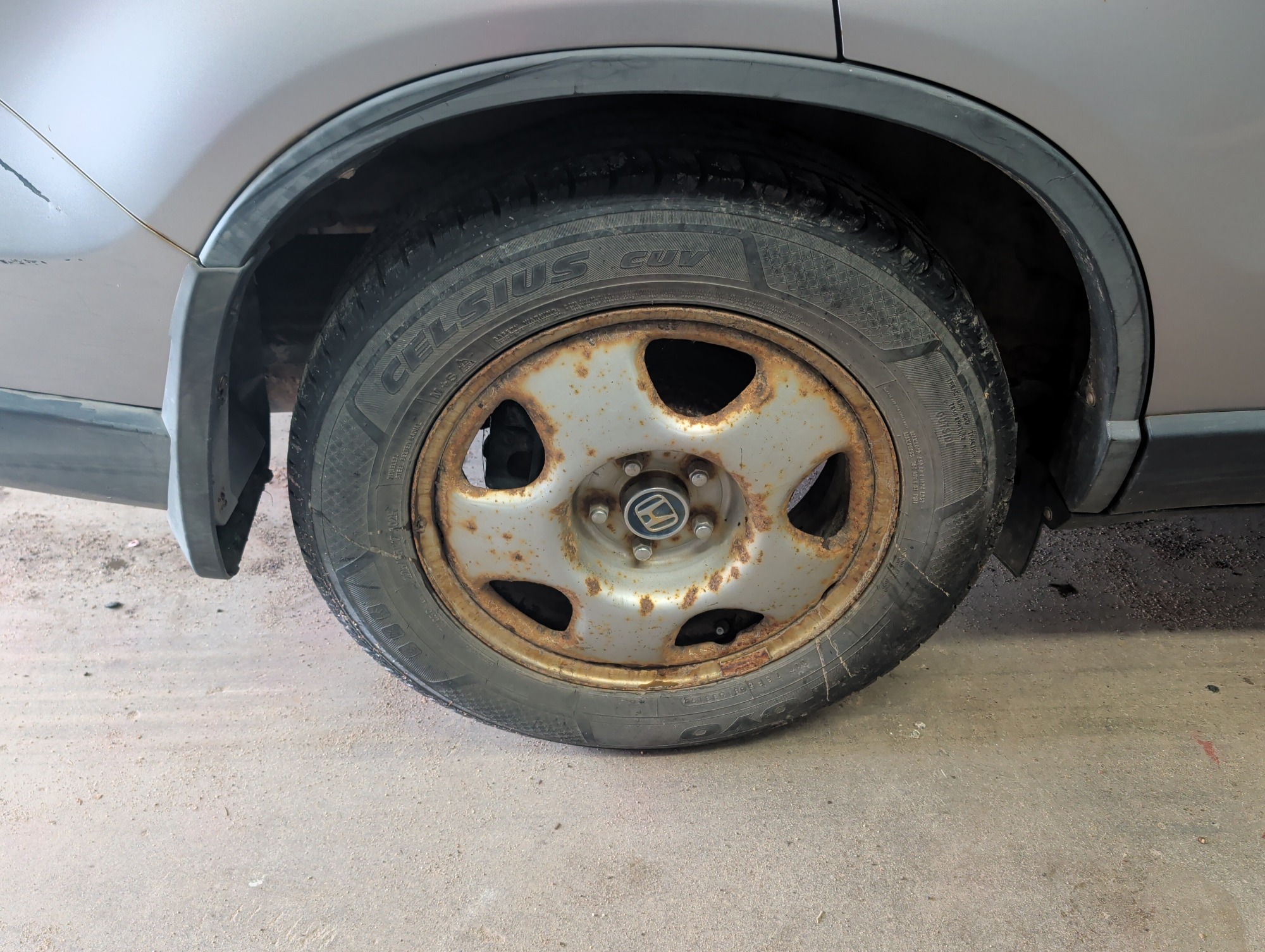 2007 honda cr-v lx-4wd-at with 271539 miles for sale near elk-river, minnesota 106427_14_rear_pass_wheel.jpg