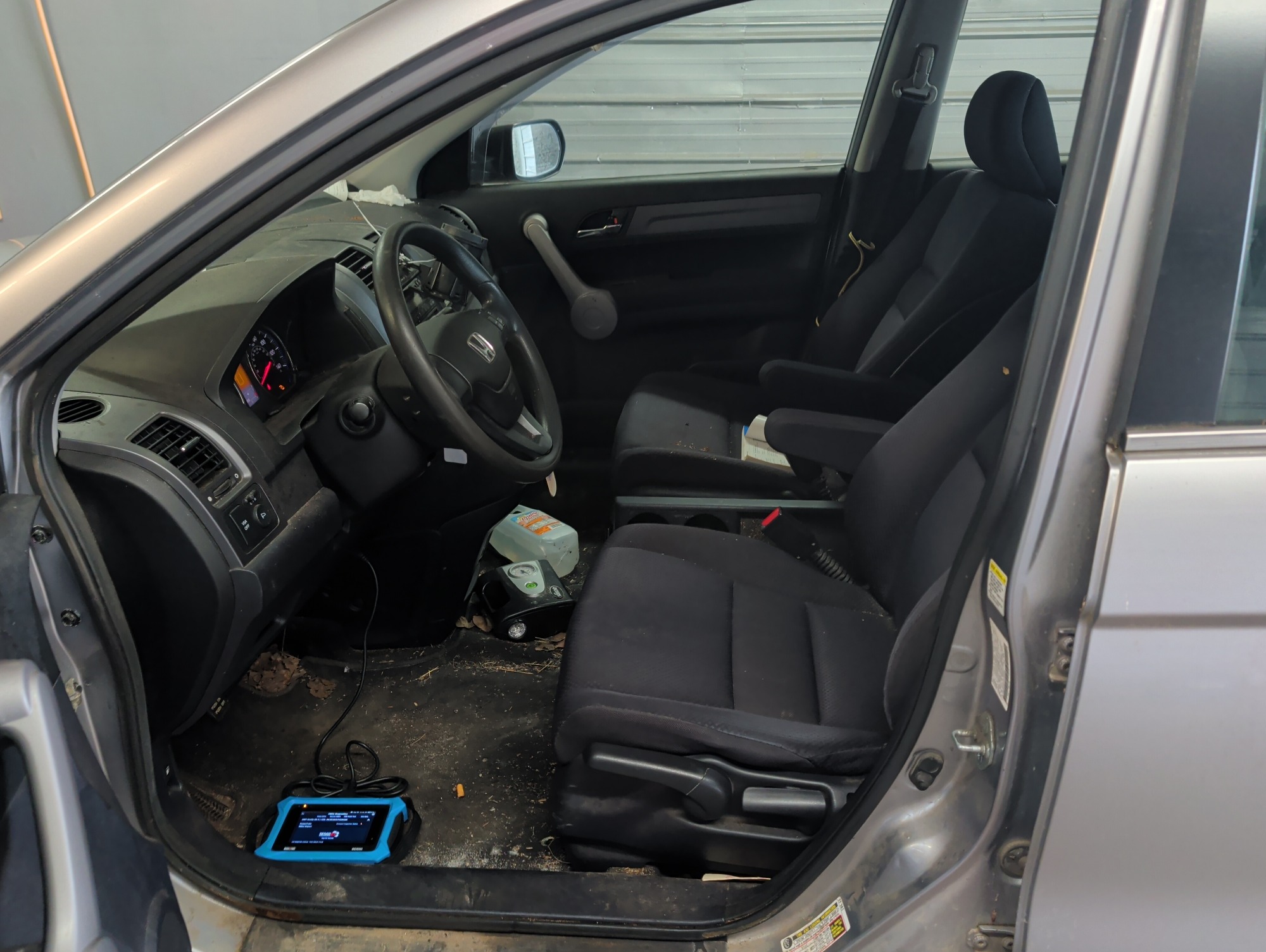 2007 honda cr-v lx-4wd-at with 271539 miles for sale near elk-river, minnesota 106427_22_driver_seat.jpg