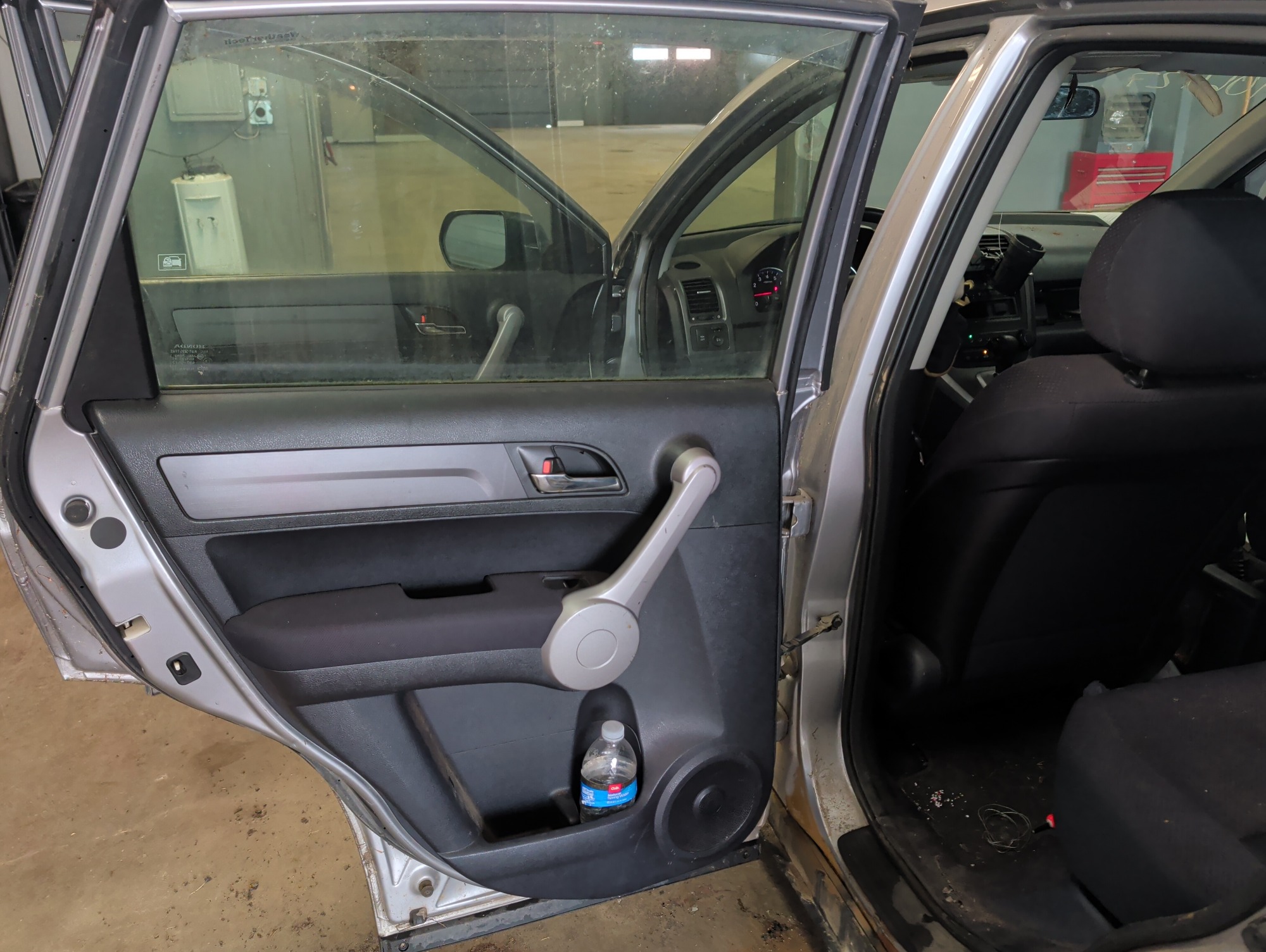 2007 honda cr-v lx-4wd-at with 271539 miles for sale near elk-river, minnesota 106427_25_drv_rear_door_panel.jpg