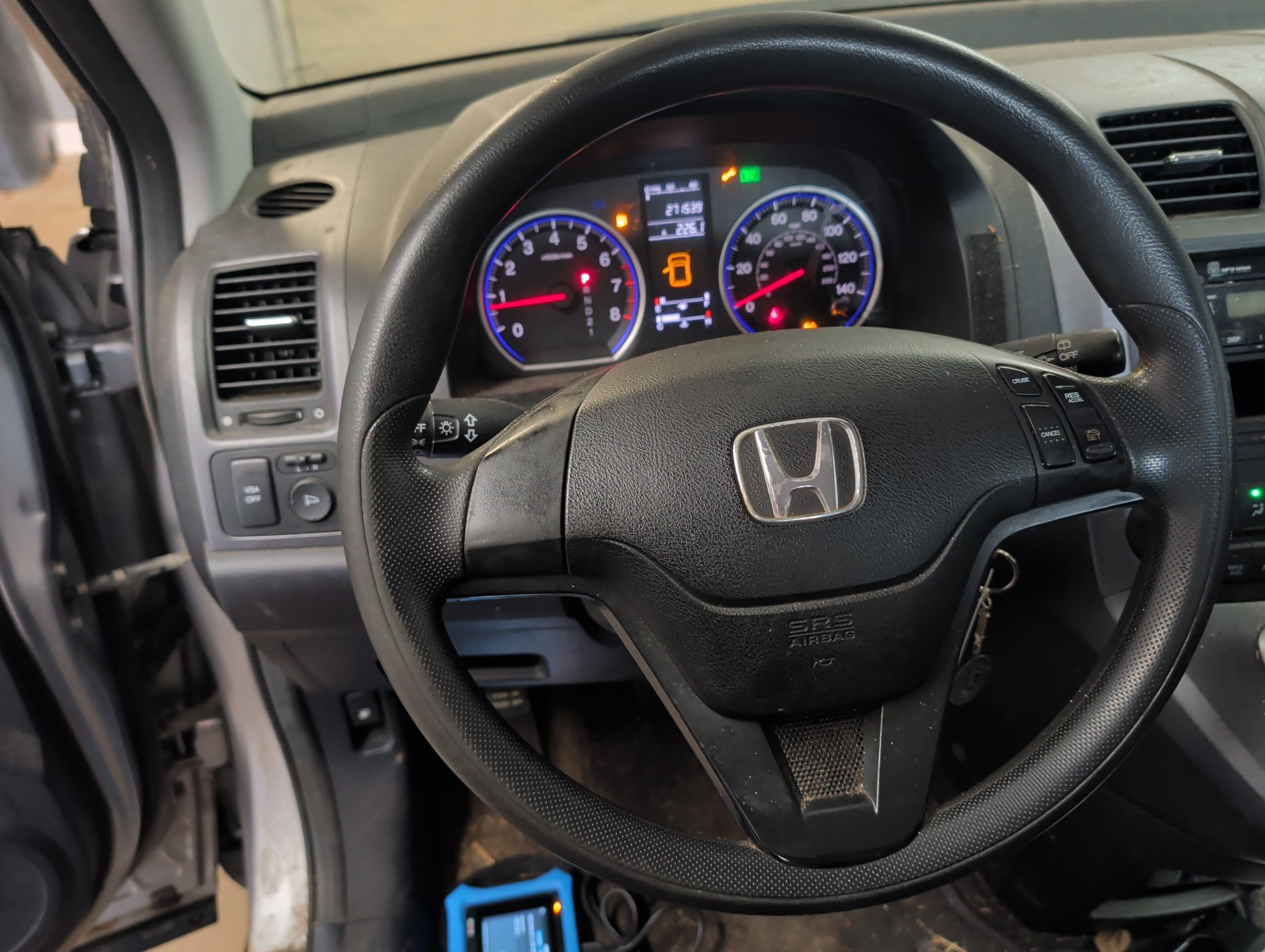2007 honda cr-v lx-4wd-at with 271539 miles for sale near elk-river, minnesota 106427_36_steering_wheel.jpg