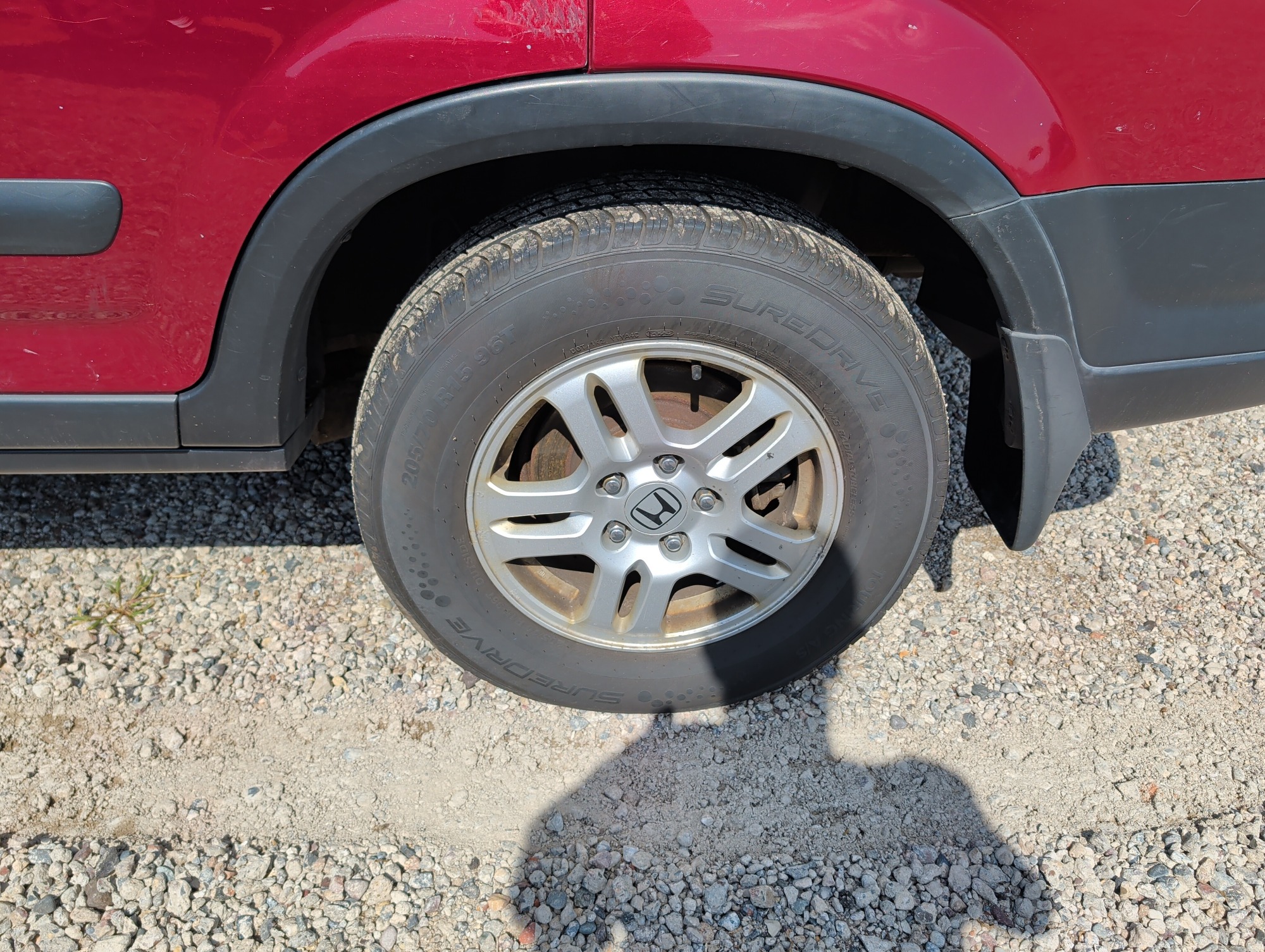 2004 honda cr-v ex-4wd-at with 137005 miles for sale near elk-river, minnesota 106428_13_rear_drv_wheel.jpg