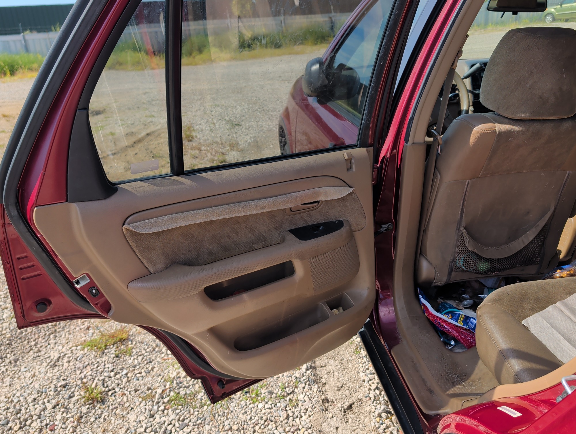 2004 honda cr-v ex-4wd-at with 137005 miles for sale near elk-river, minnesota 106428_25_drv_rear_door_panel.jpg