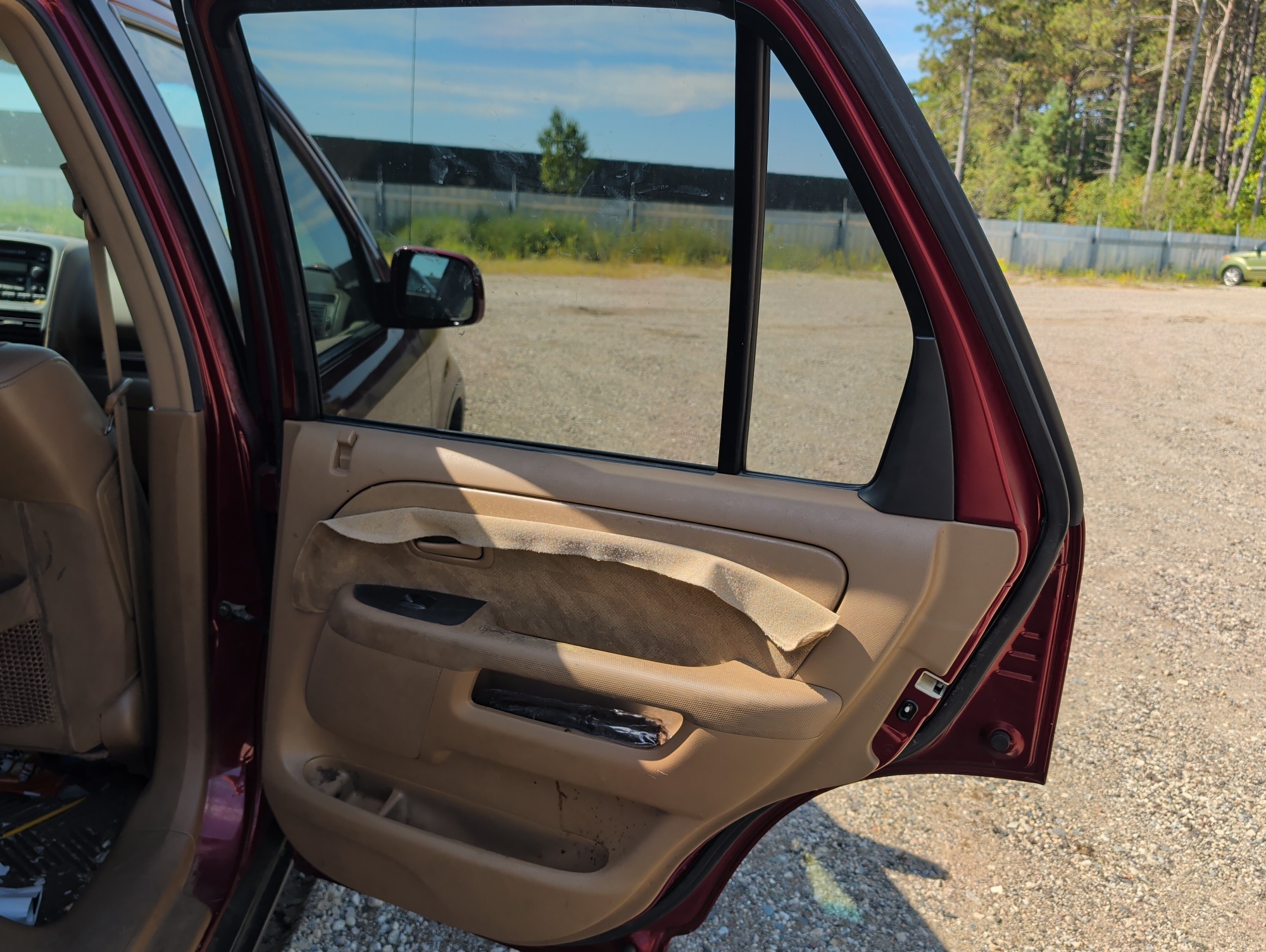 2004 honda cr-v ex-4wd-at with 137005 miles for sale near elk-river, minnesota 106428_30_pass_rear_door_panel.jpg