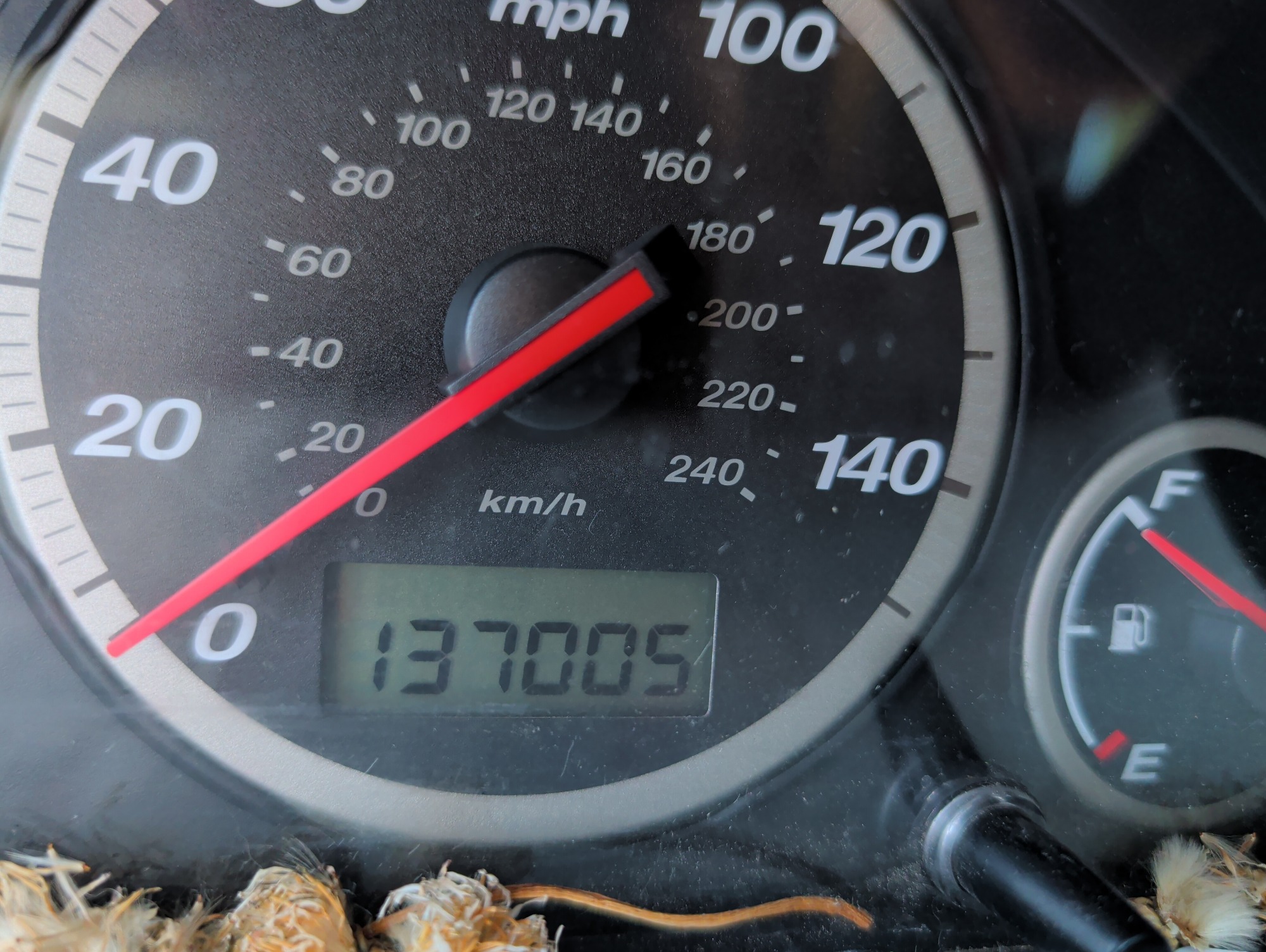 2004 honda cr-v ex-4wd-at with 137005 miles for sale near elk-river, minnesota 106428_44_mileage_closeup.jpg