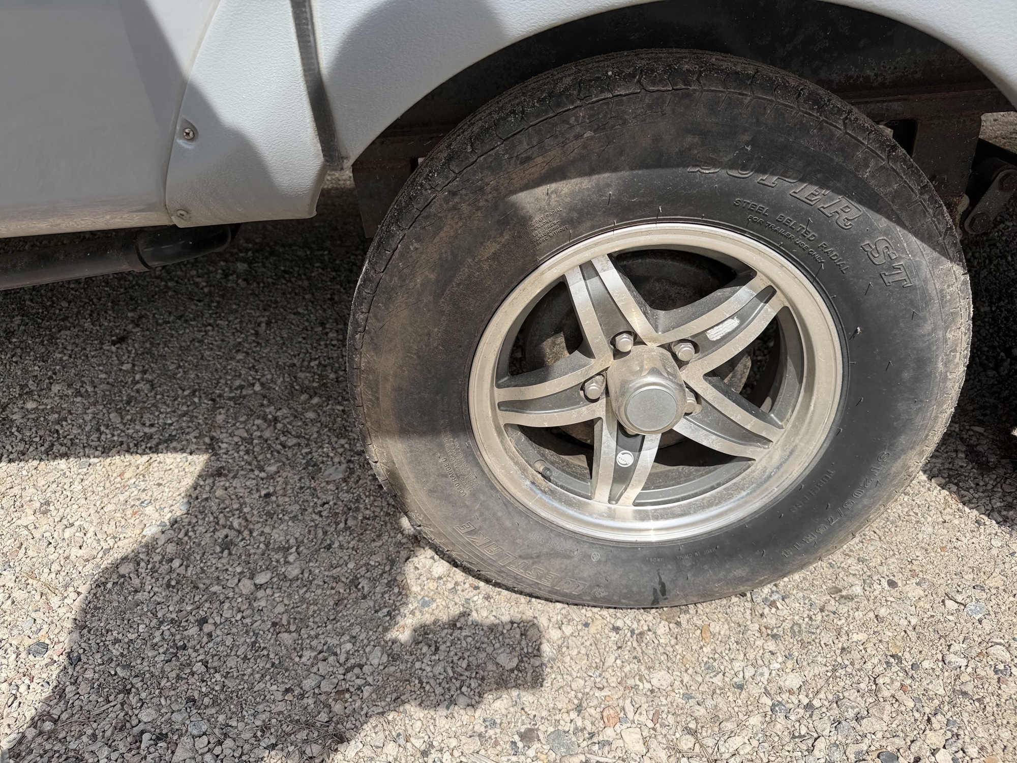 2013 cruiser-rv unknown - for sale near elk-river, minnesota 106430_12_drv_front_wheel.jpg