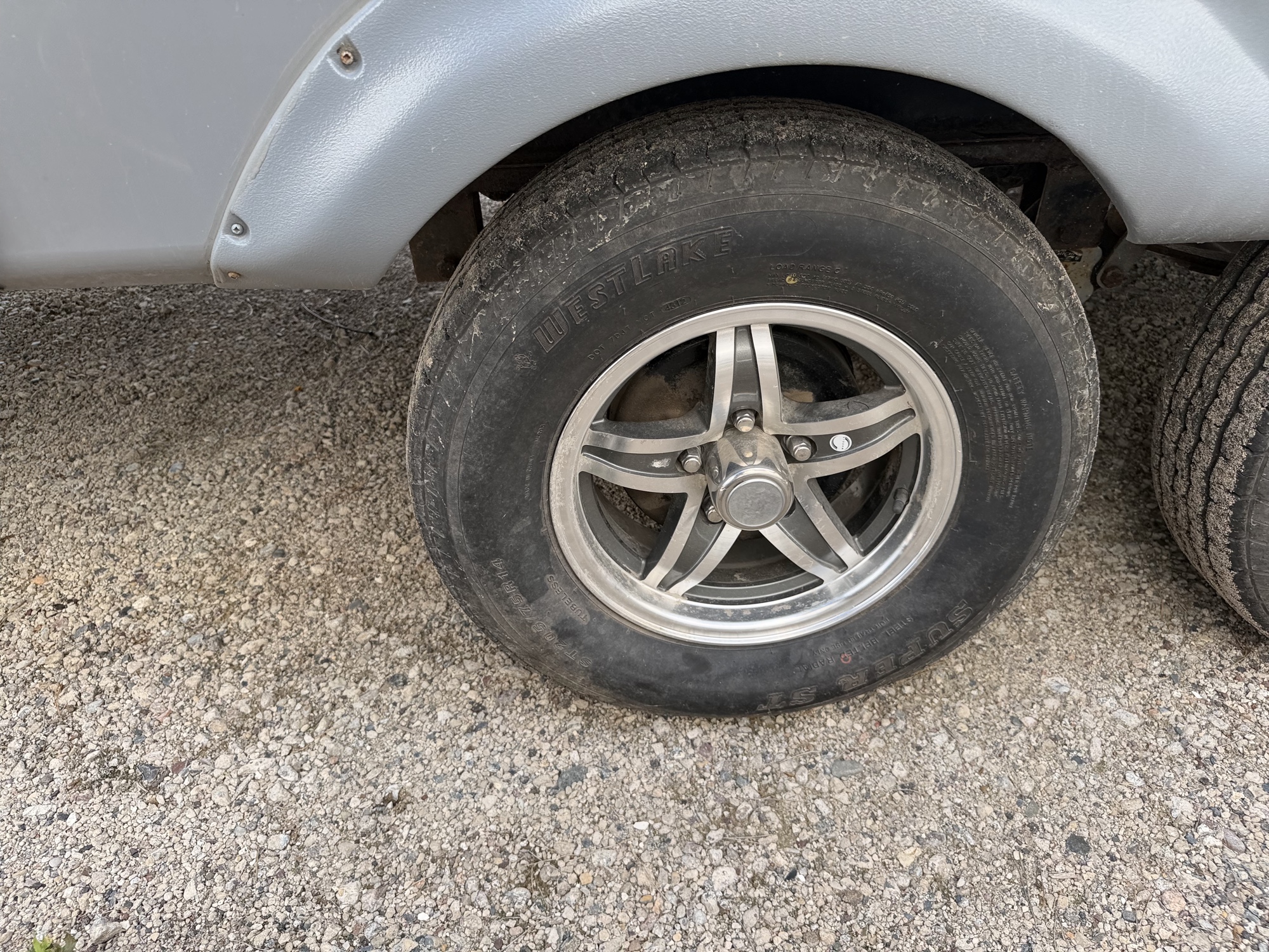 2013 cruiser-rv unknown - for sale near elk-river, minnesota 106430_14_rear_pass_wheel.jpg