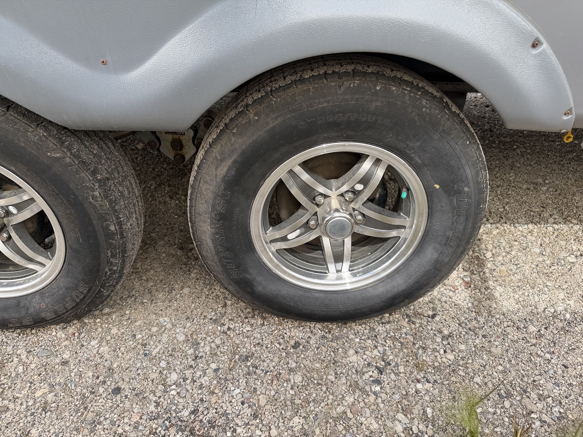 2013 cruiser-rv unknown - for sale near elk-river, minnesota 106430_15_front_pass_wheel.jpg