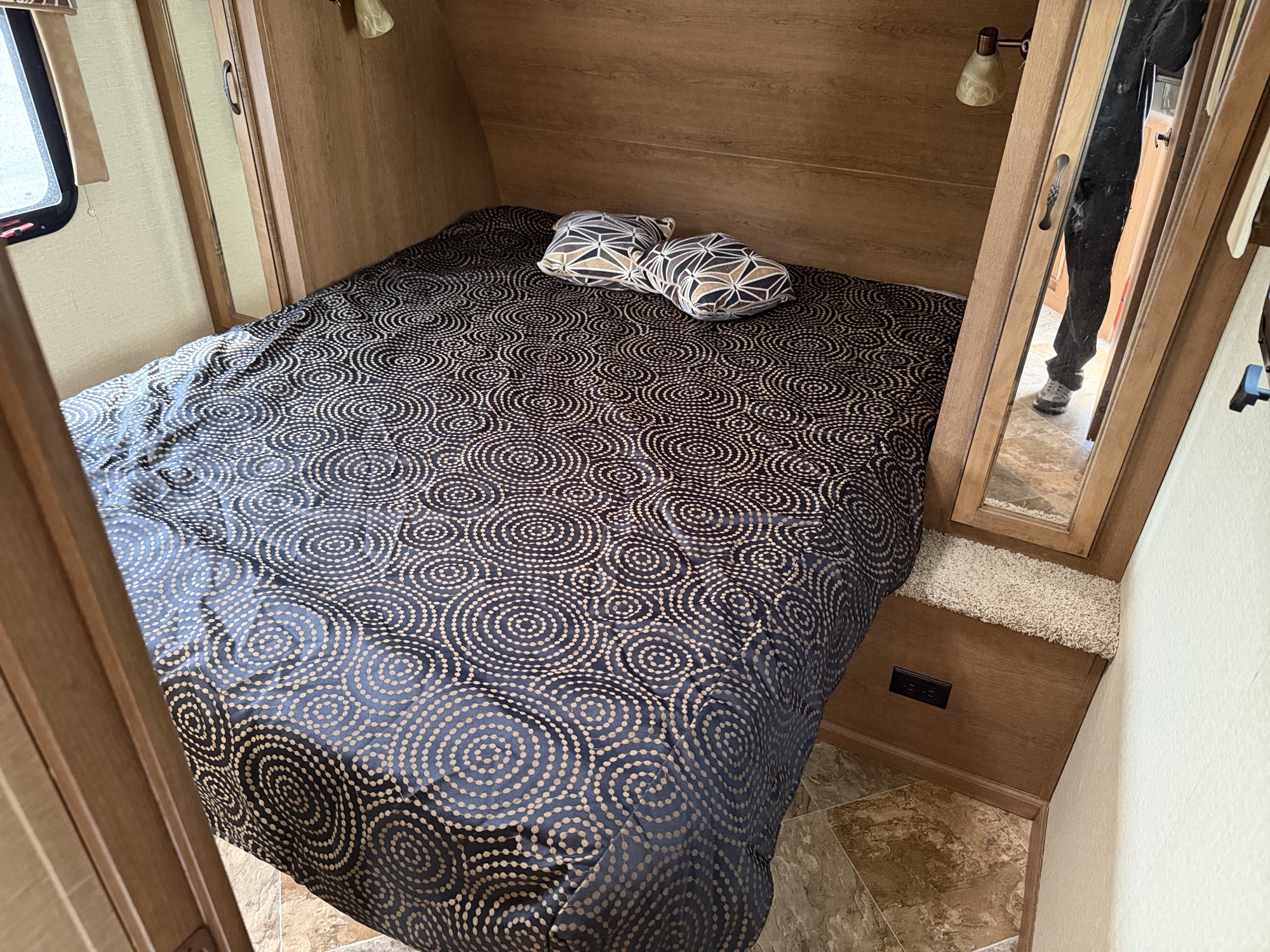 2013 cruiser-rv unknown - for sale near elk-river, minnesota 106430_22_driver_seat.jpg