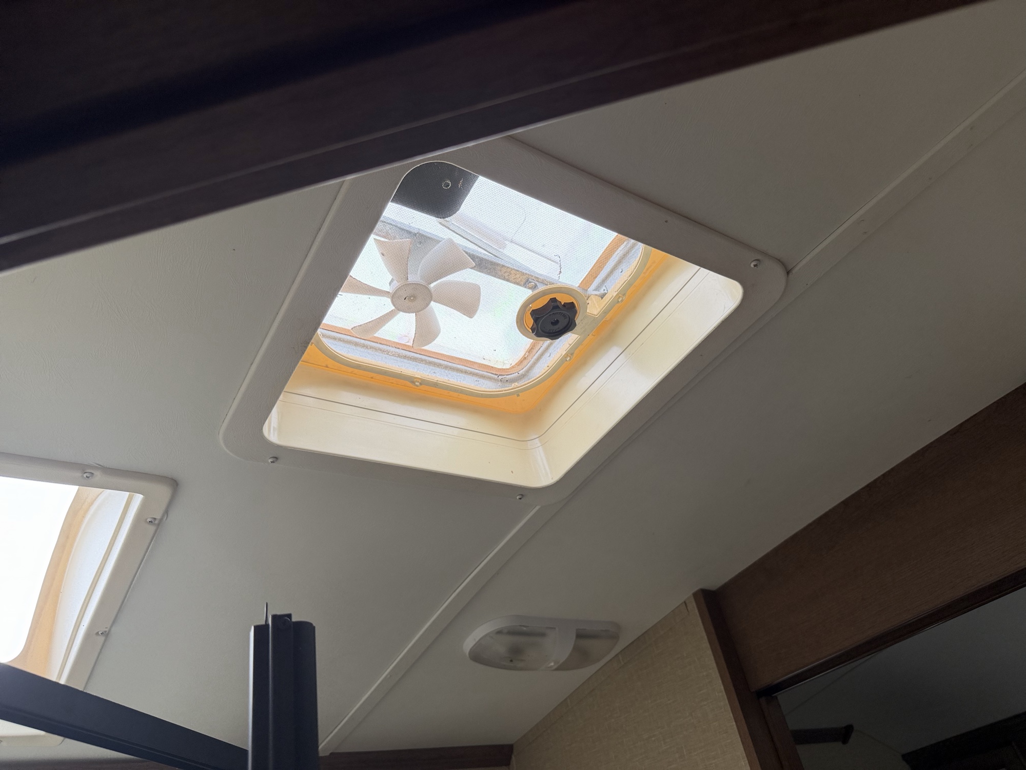2013 cruiser-rv unknown - for sale near elk-river, minnesota 106430_37_left_of_steering_wheel.jpg