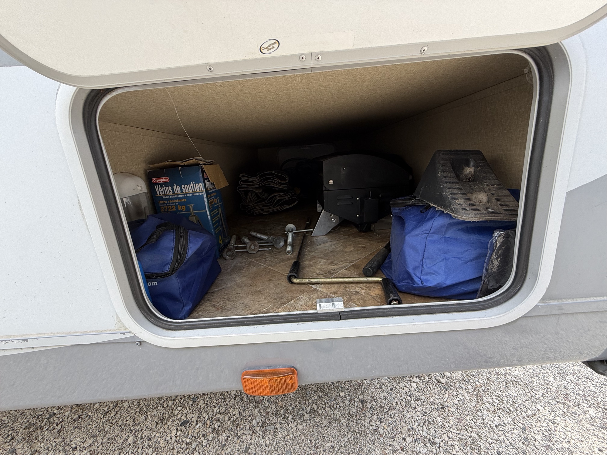 2013 cruiser-rv unknown - for sale near elk-river, minnesota 106430_49_engine_bay.jpg