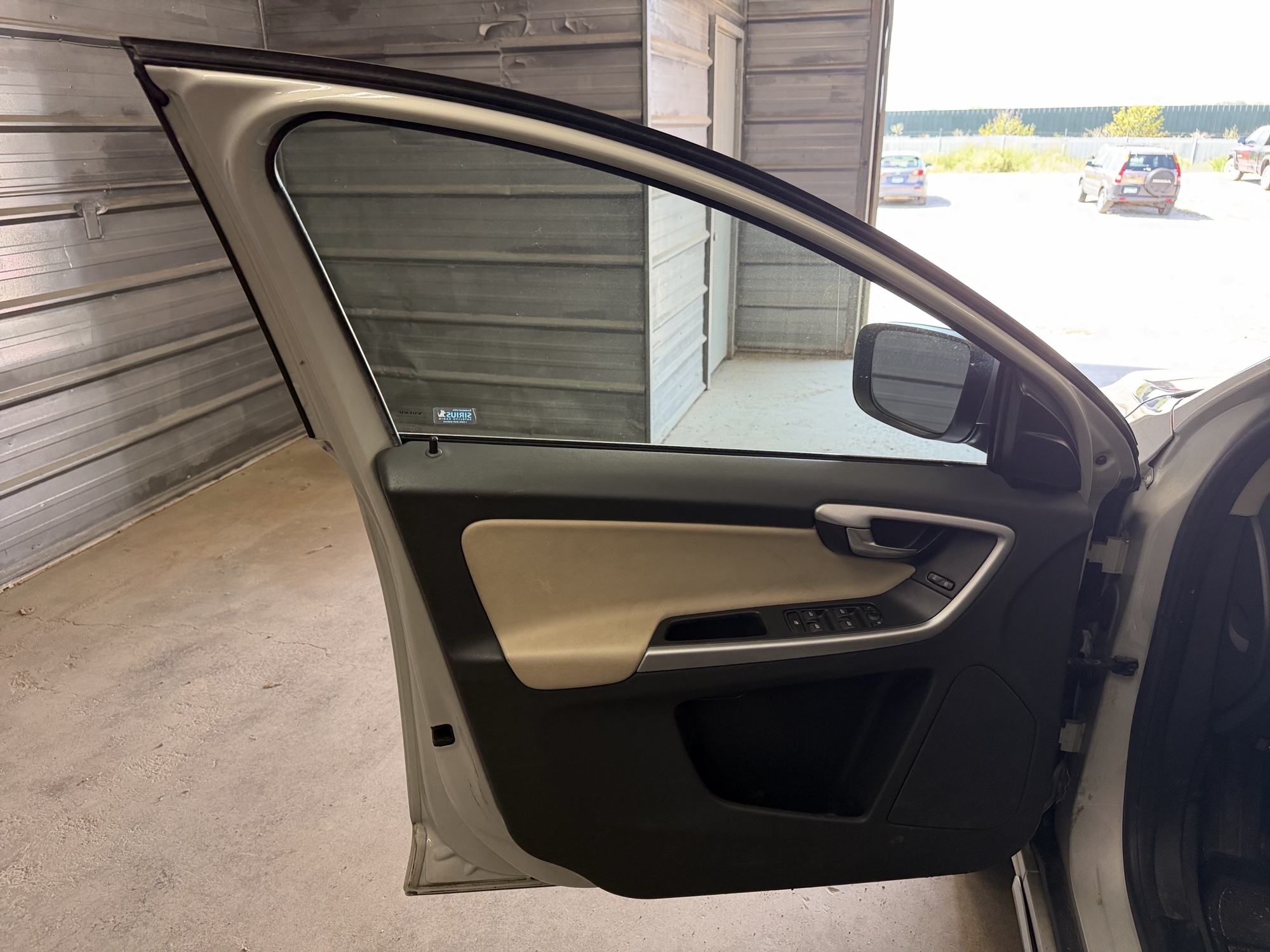 2011 volvo xc60 t6-awd with 136665 miles for sale near elk-river, minnesota 106432_23_driver_door_panel.jpg