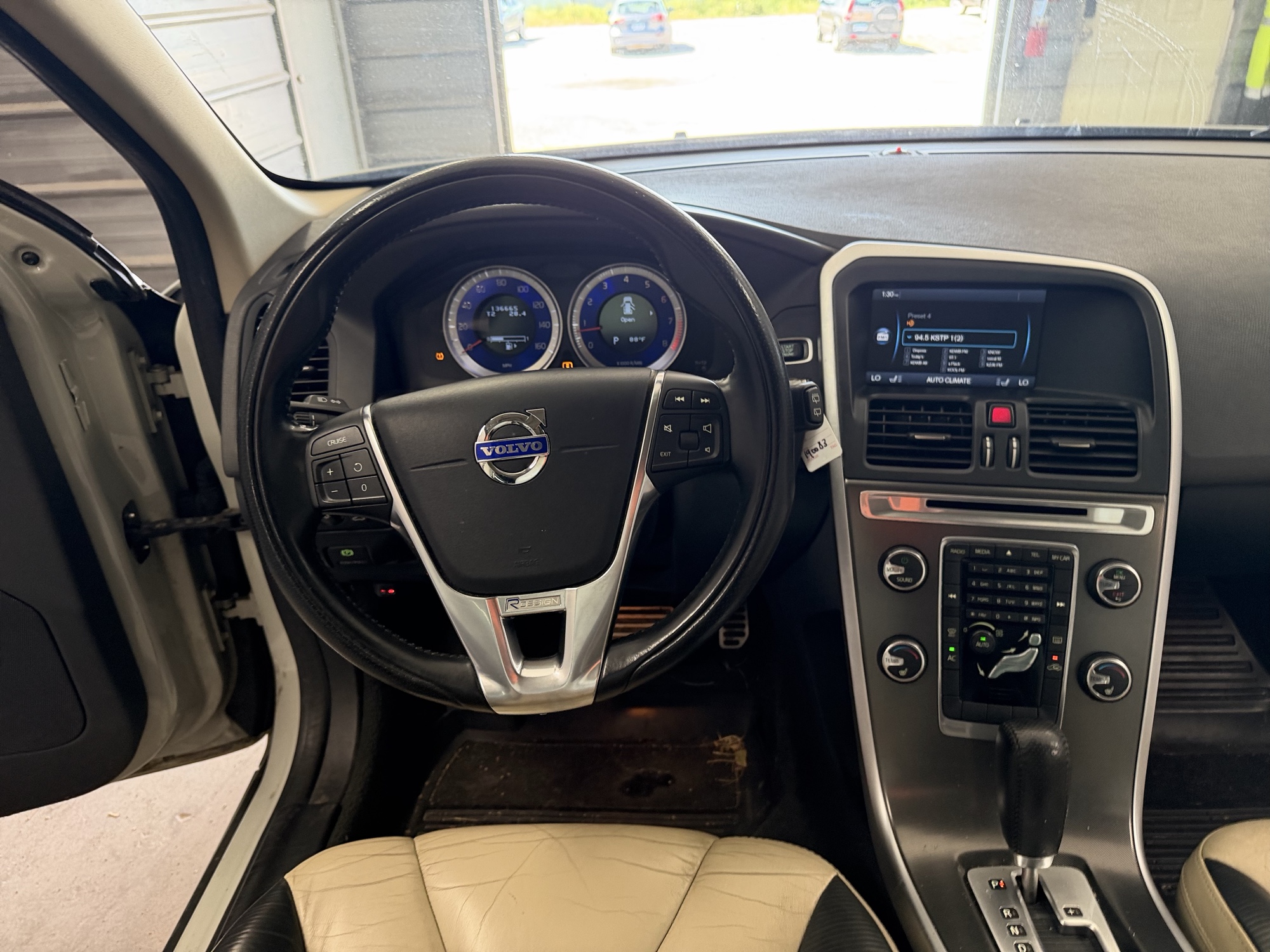 2011 volvo xc60 t6-awd with 136665 miles for sale near elk-river, minnesota 106432_33_dash_from_driver.jpg