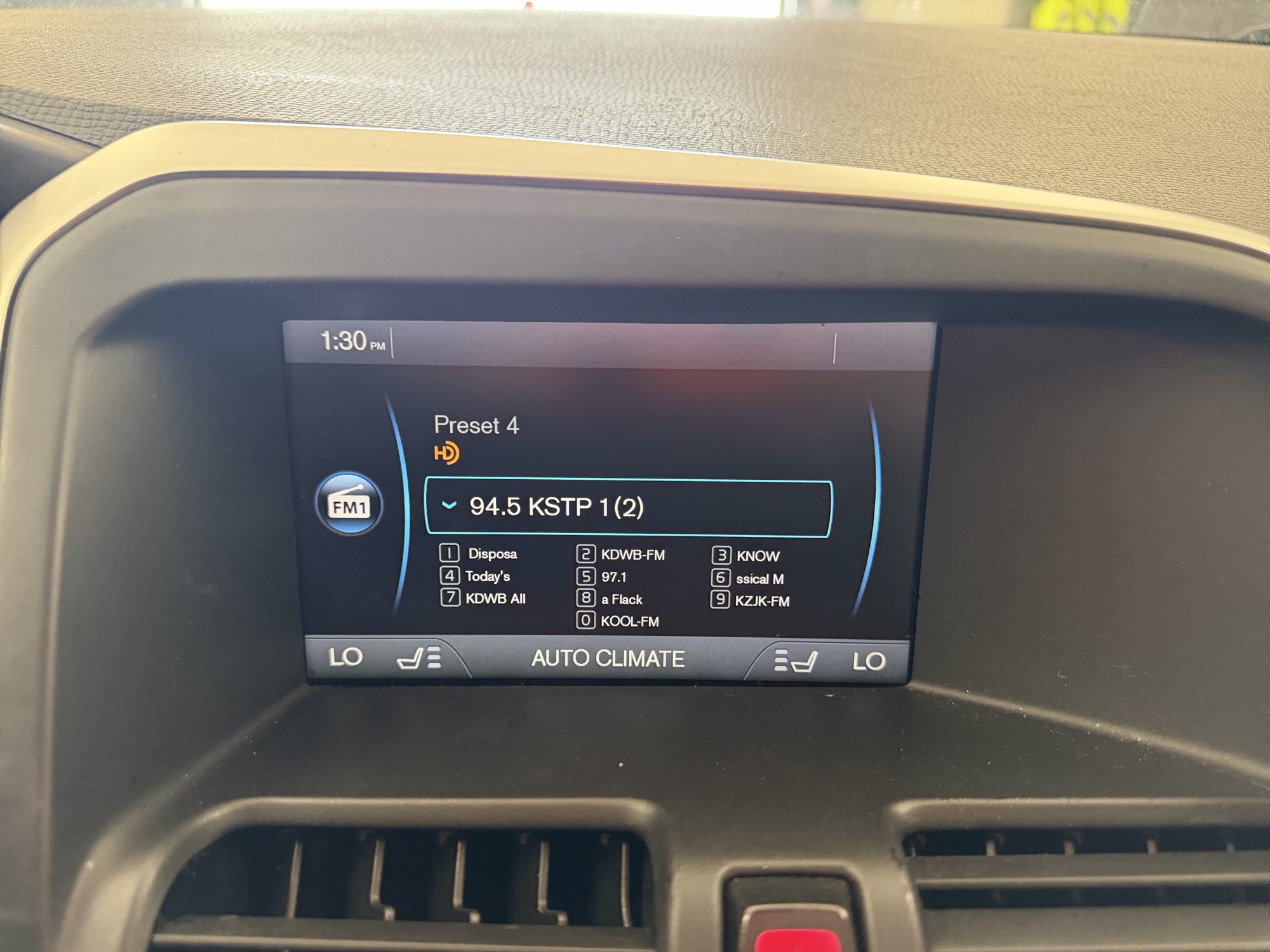 2011 volvo xc60 t6-awd with 136665 miles for sale near elk-river, minnesota 106432_39_radio_closeup.jpg