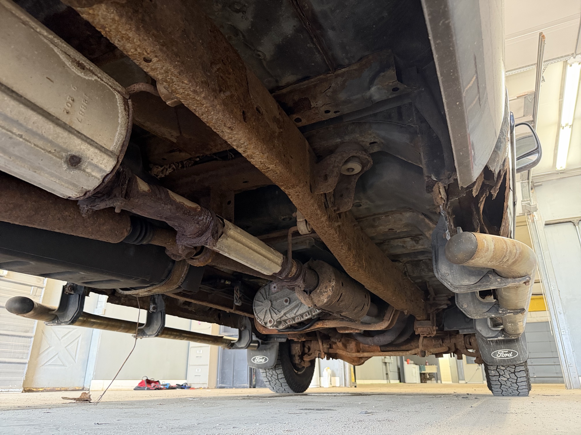 2002 ford f-250-sd with 205001 miles for sale near elk-river, minnesota 106433_20_undercar_rear_pass.jpg