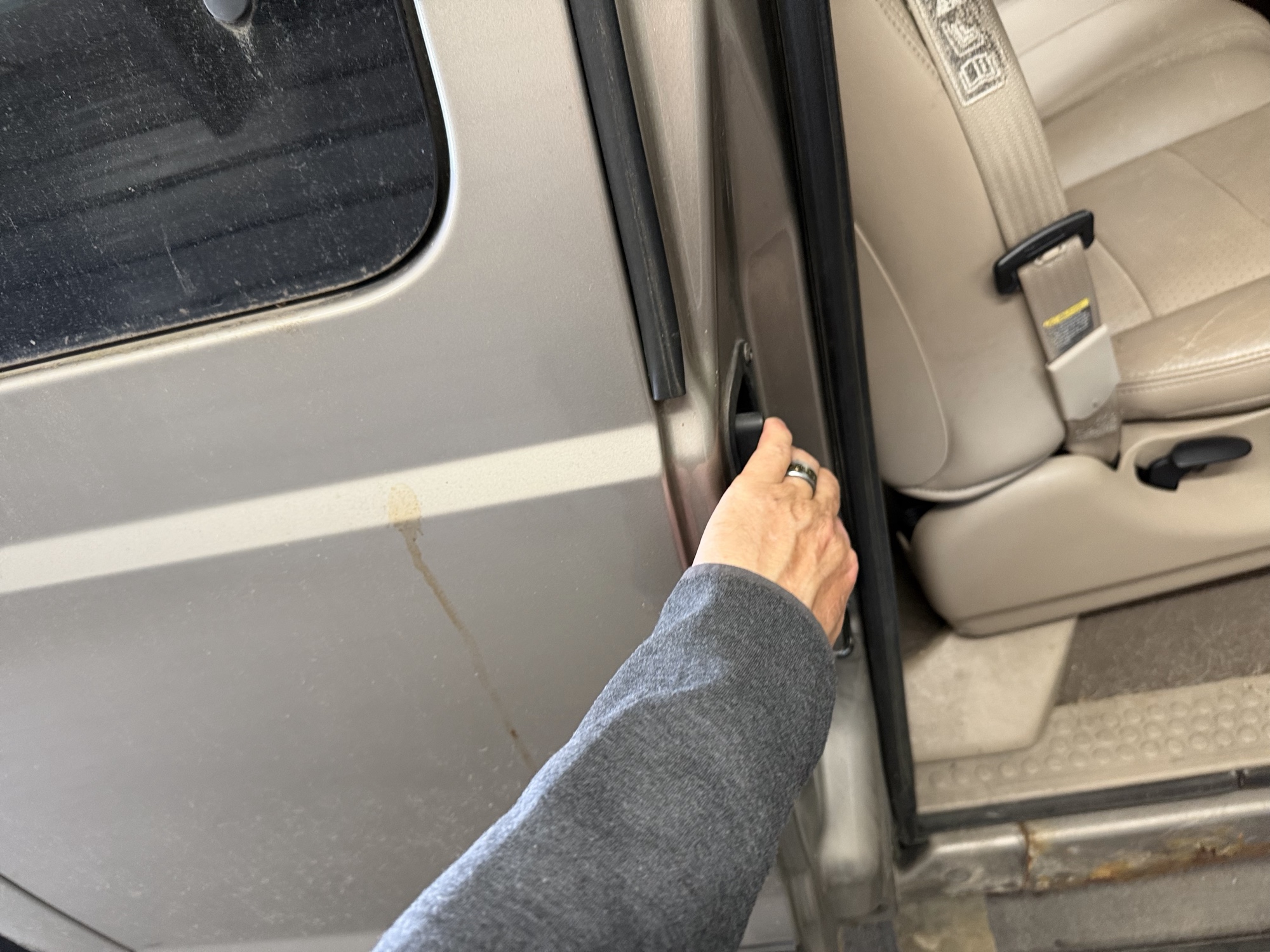 2002 ford f-250-sd with 205001 miles for sale near elk-river, minnesota 106433_30_pass_rear_door_panel.jpg