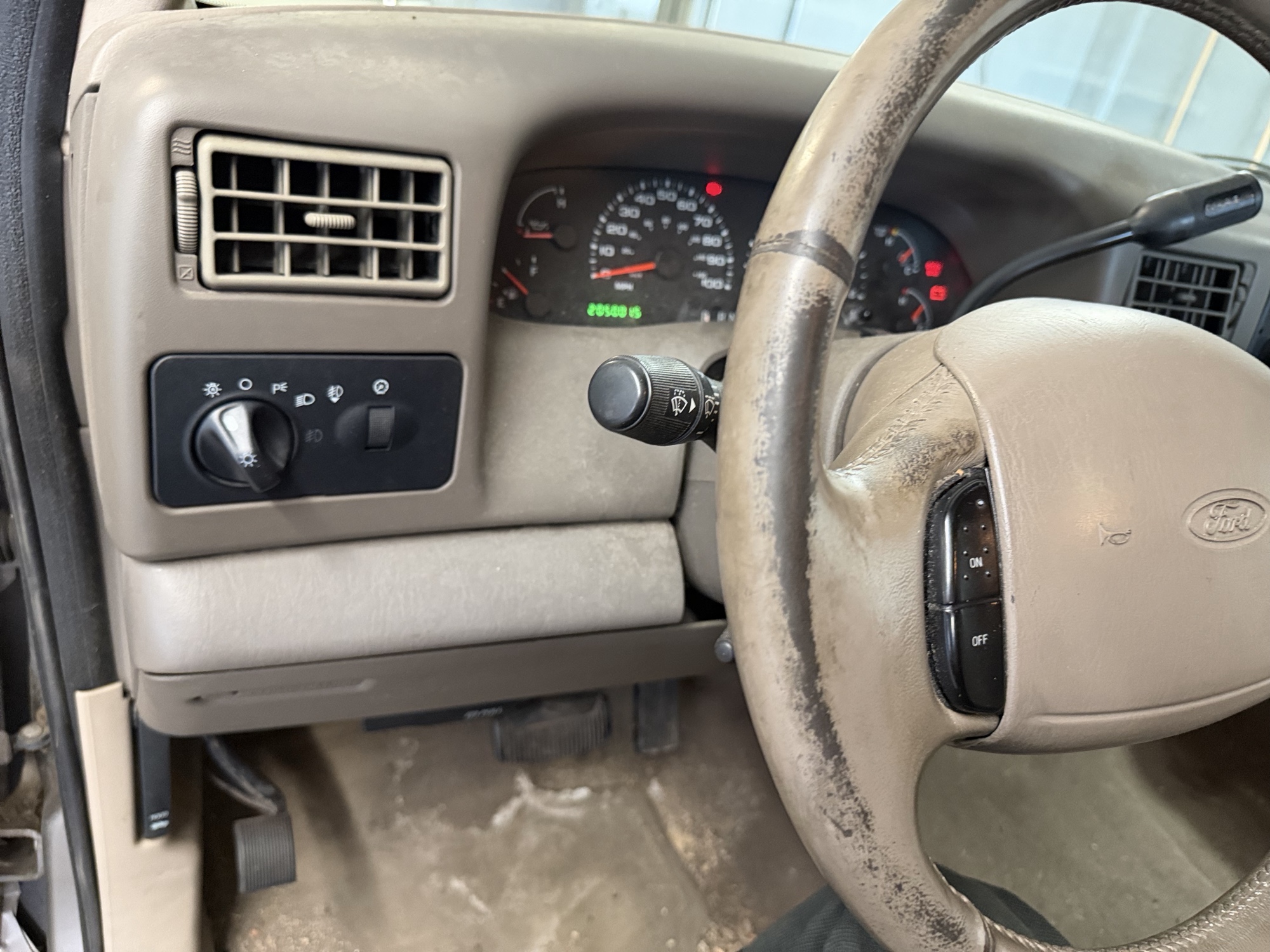 2002 ford f-250-sd with 205001 miles for sale near elk-river, minnesota 106433_37_left_of_steering_wheel.jpg