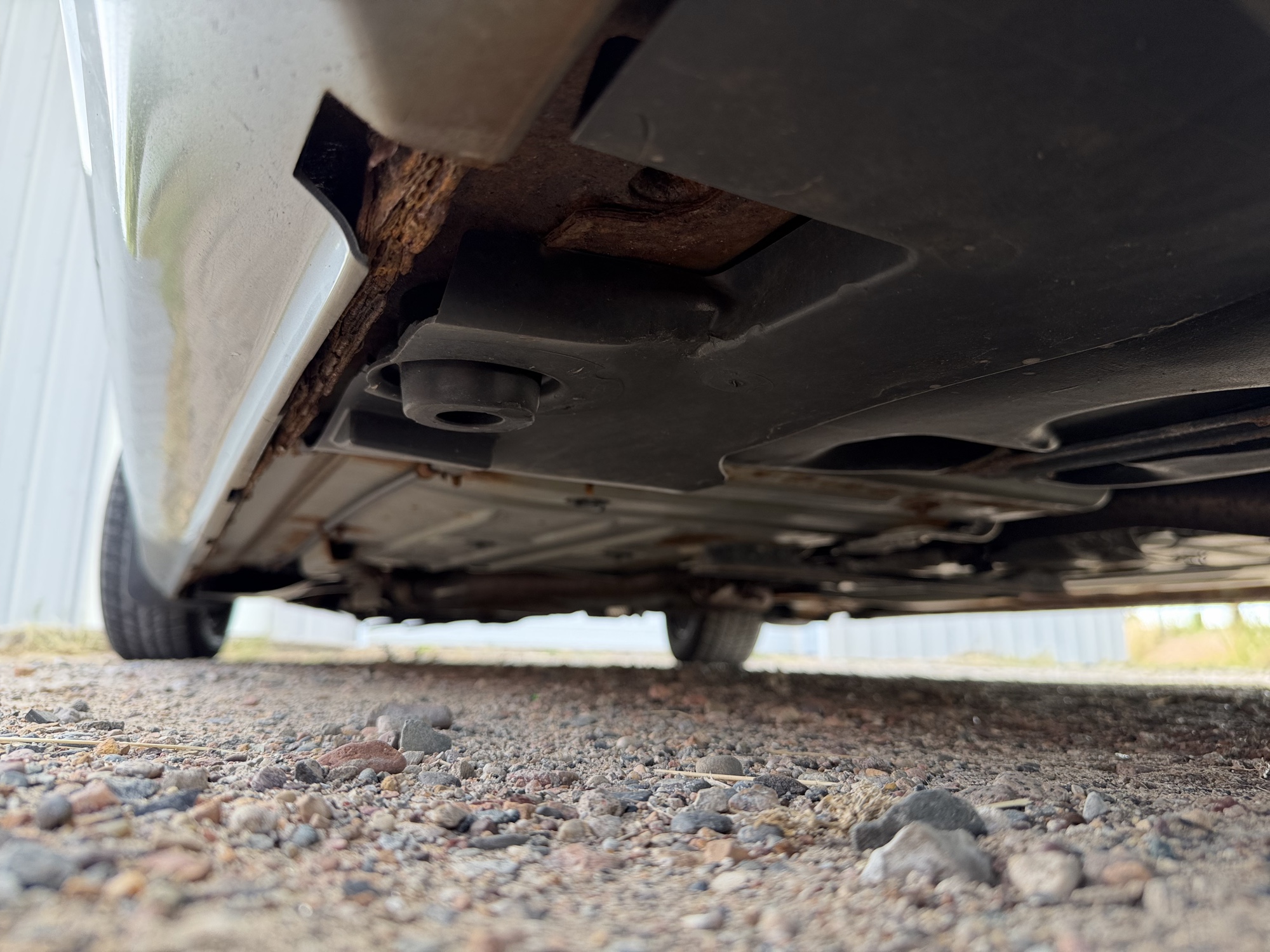 2006 dodge charger base with 164904 miles for sale near elk-river, minnesota 106434_18_undercar_rear_drv.jpg