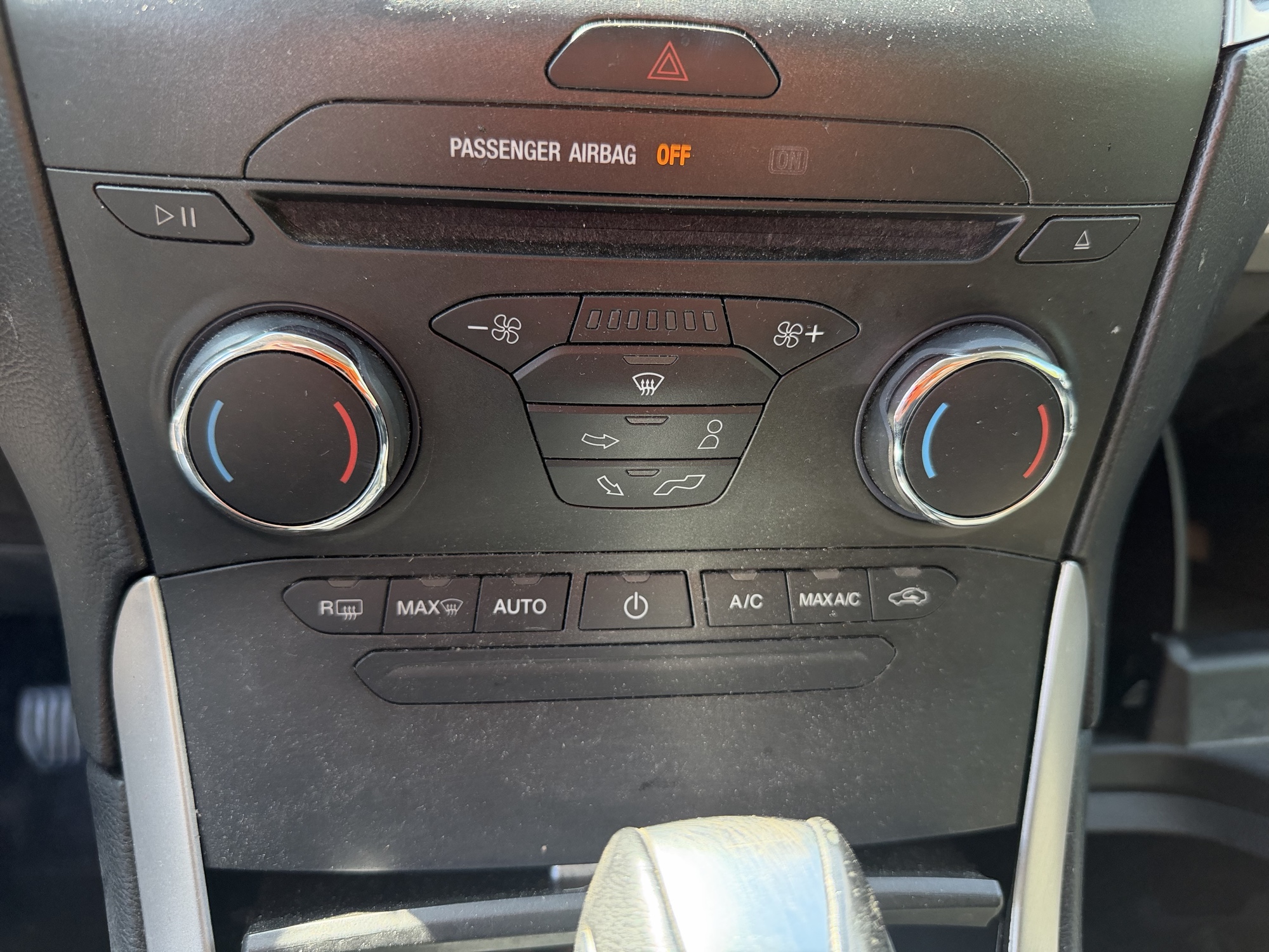 2017 ford edge sel-awd with 139656 miles for sale near elk-river, minnesota 106436_40_climate_control.jpg