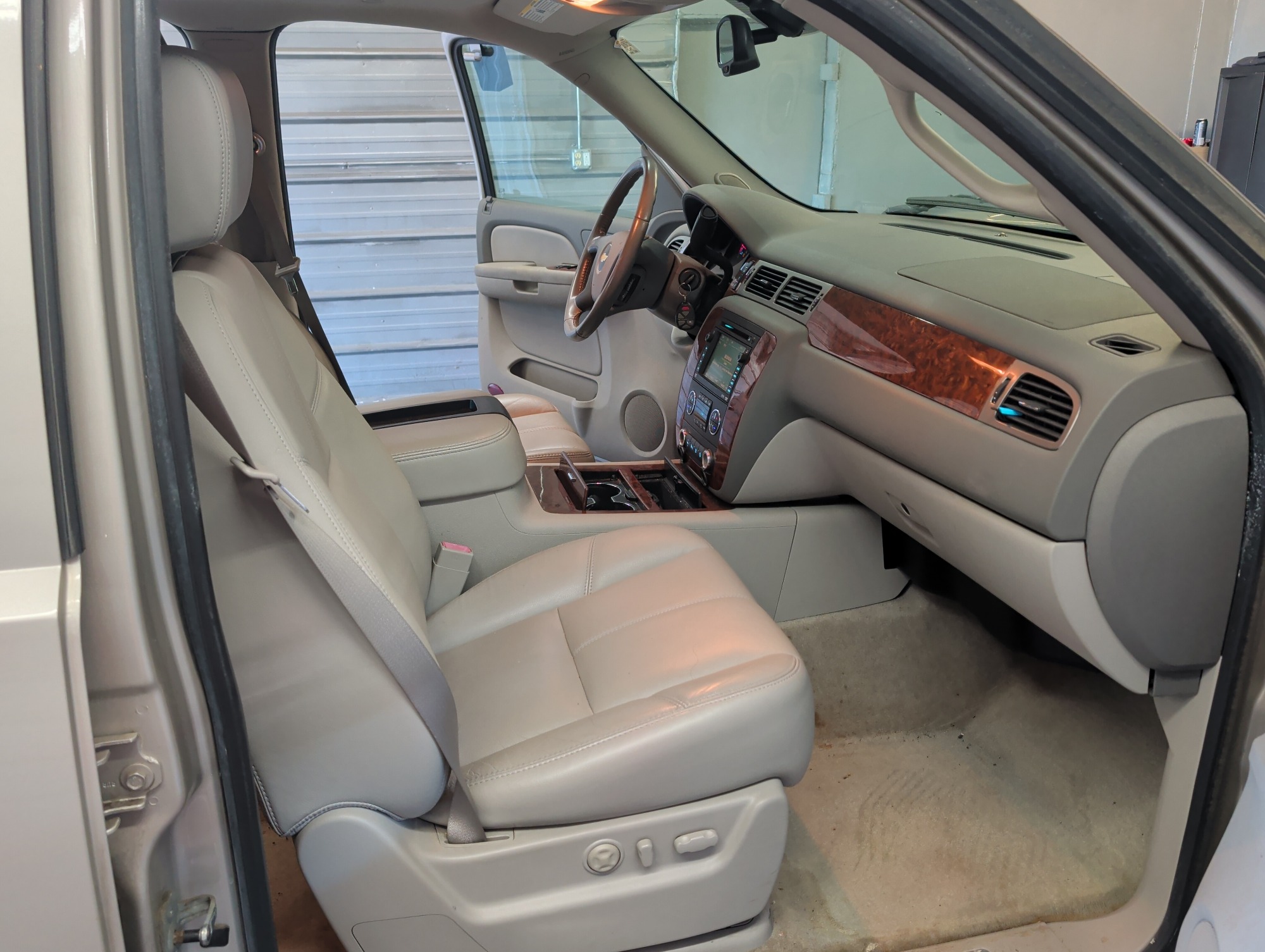 2007 chevrolet suburban ls-1500-4wd with 182367 miles for sale near elk-river, minnesota 106439_31_passenger_seat.jpg